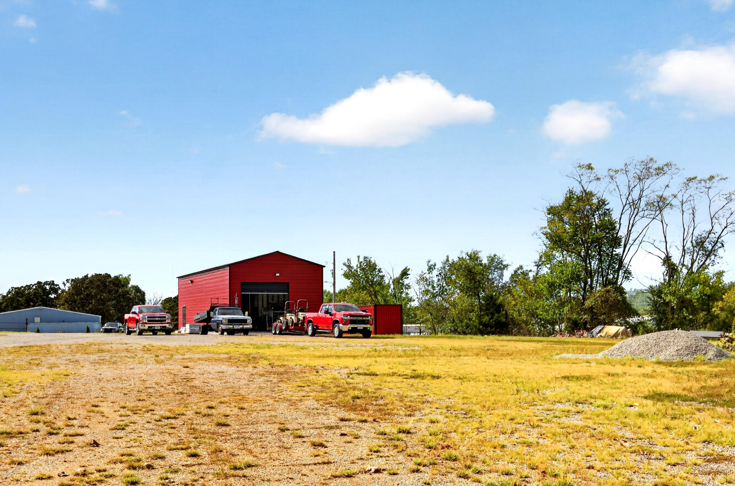 main property photo 33