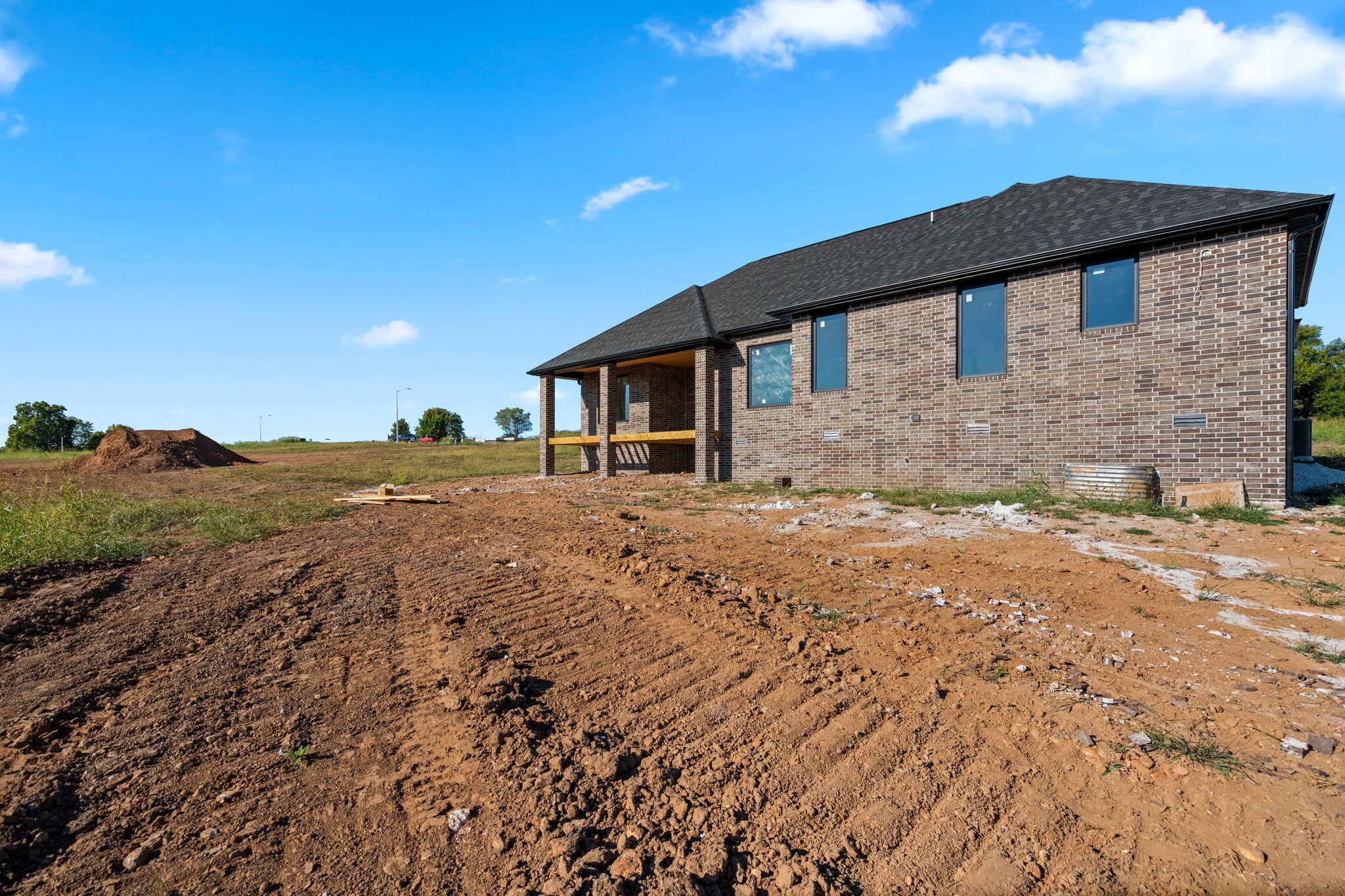main property photo 16