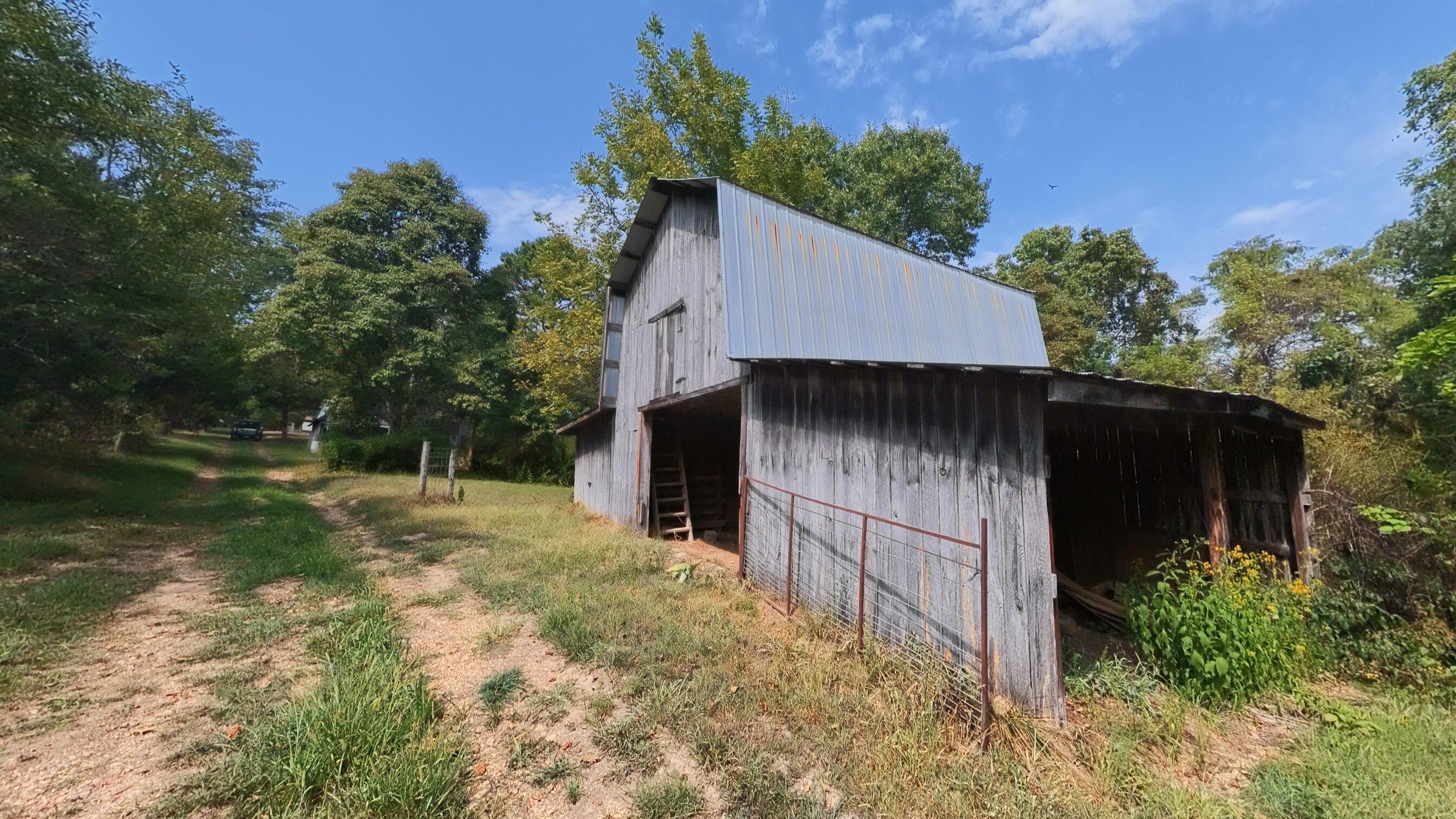 main property photo 34
