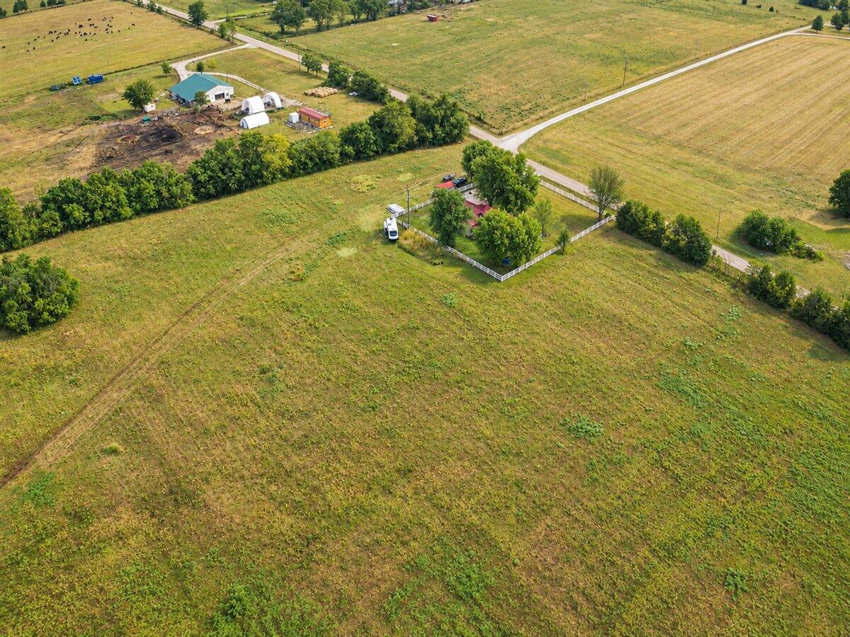 main property photo 80