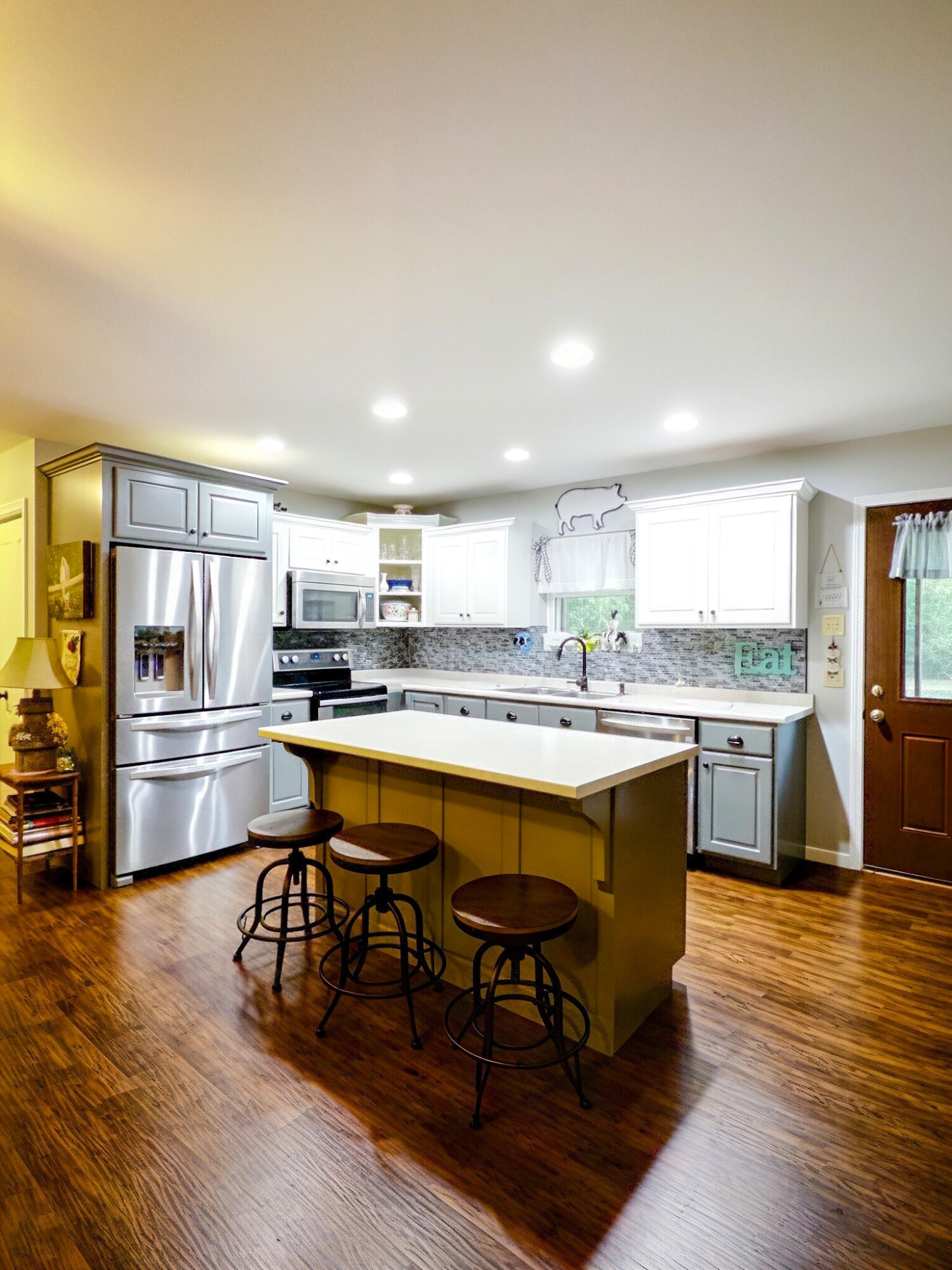 main property photo 13