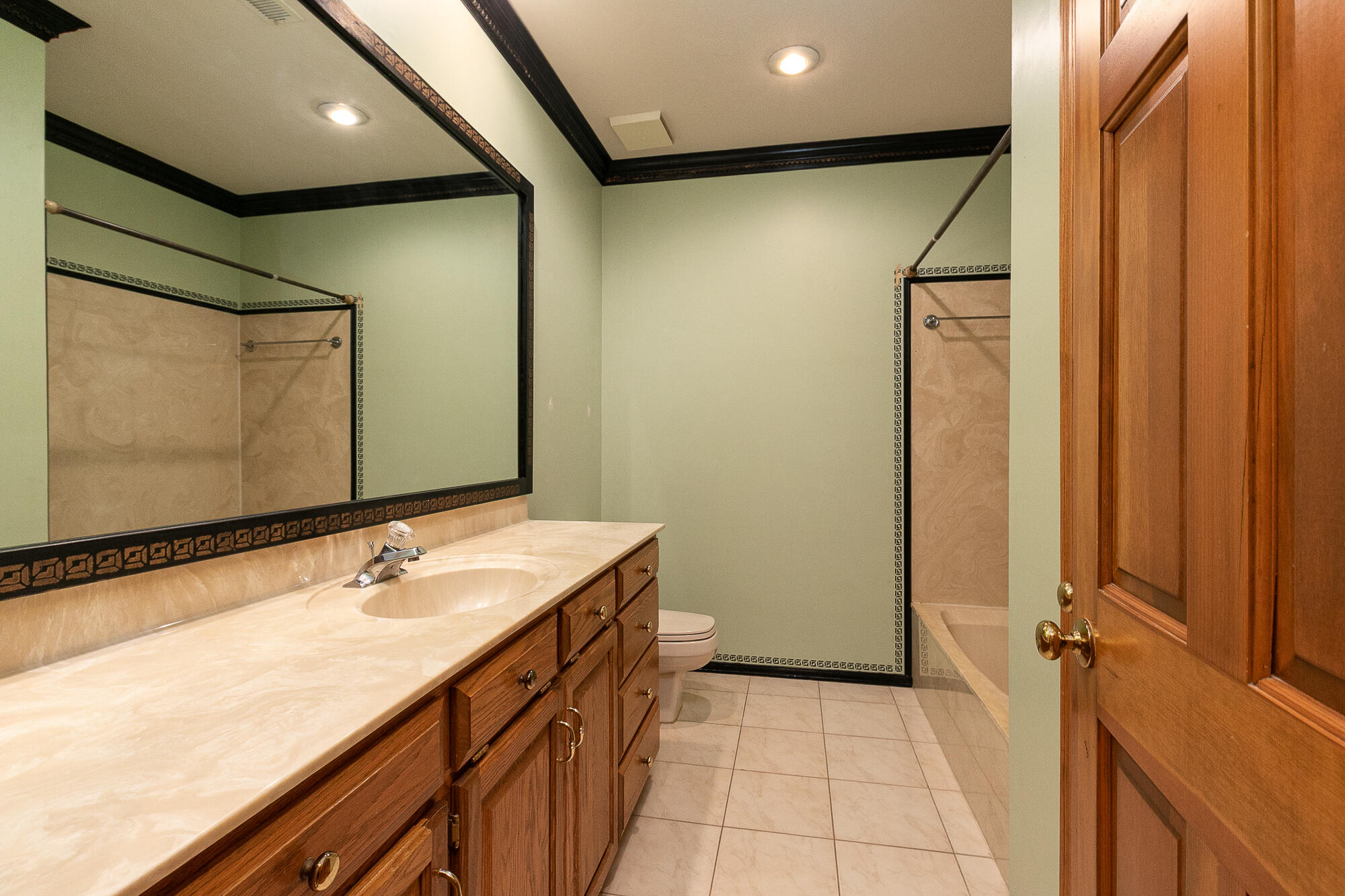 main property photo 59