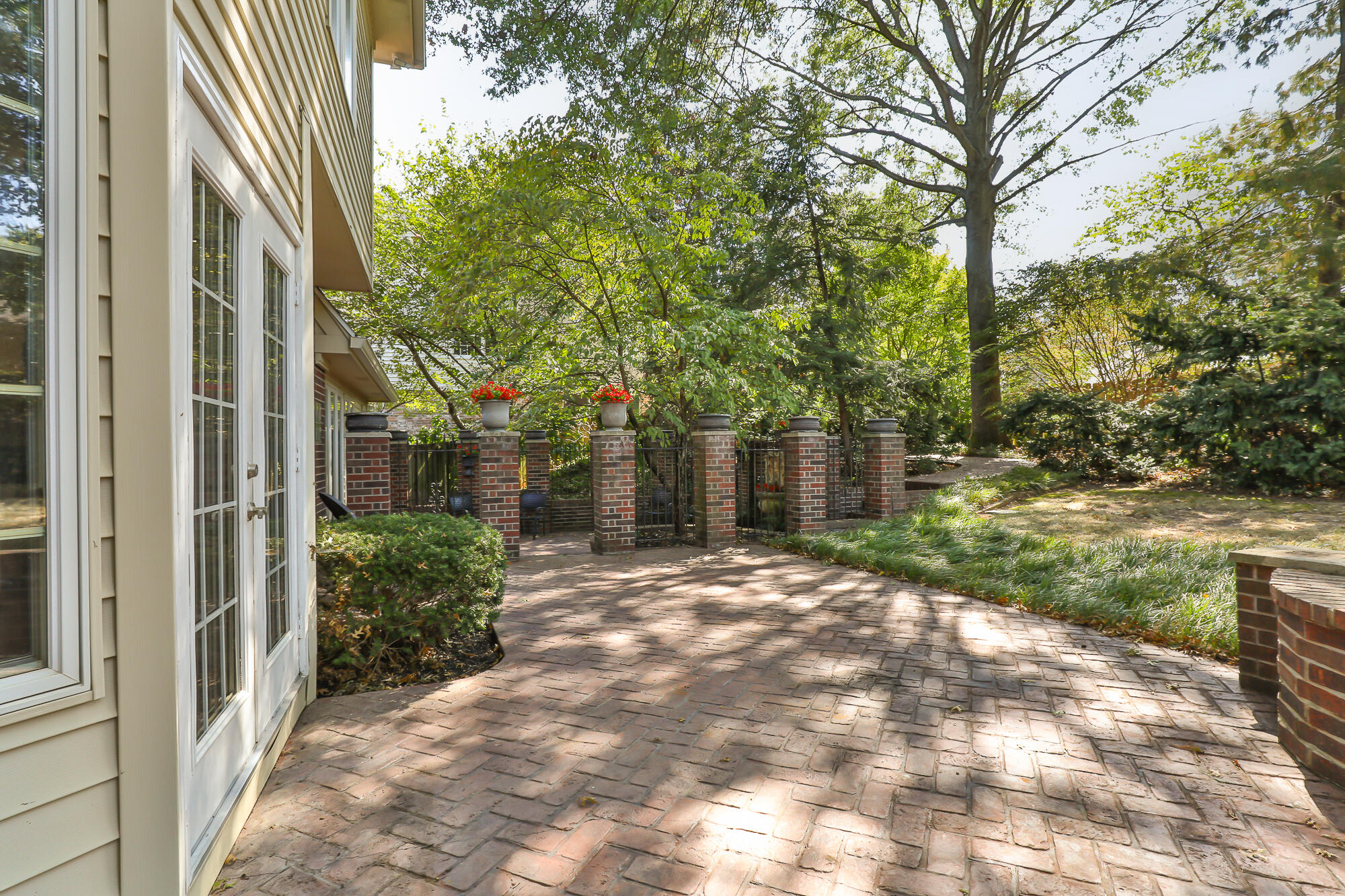 main property photo 60