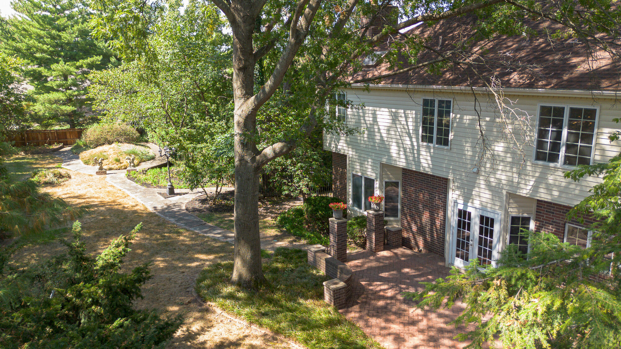 main property photo 95