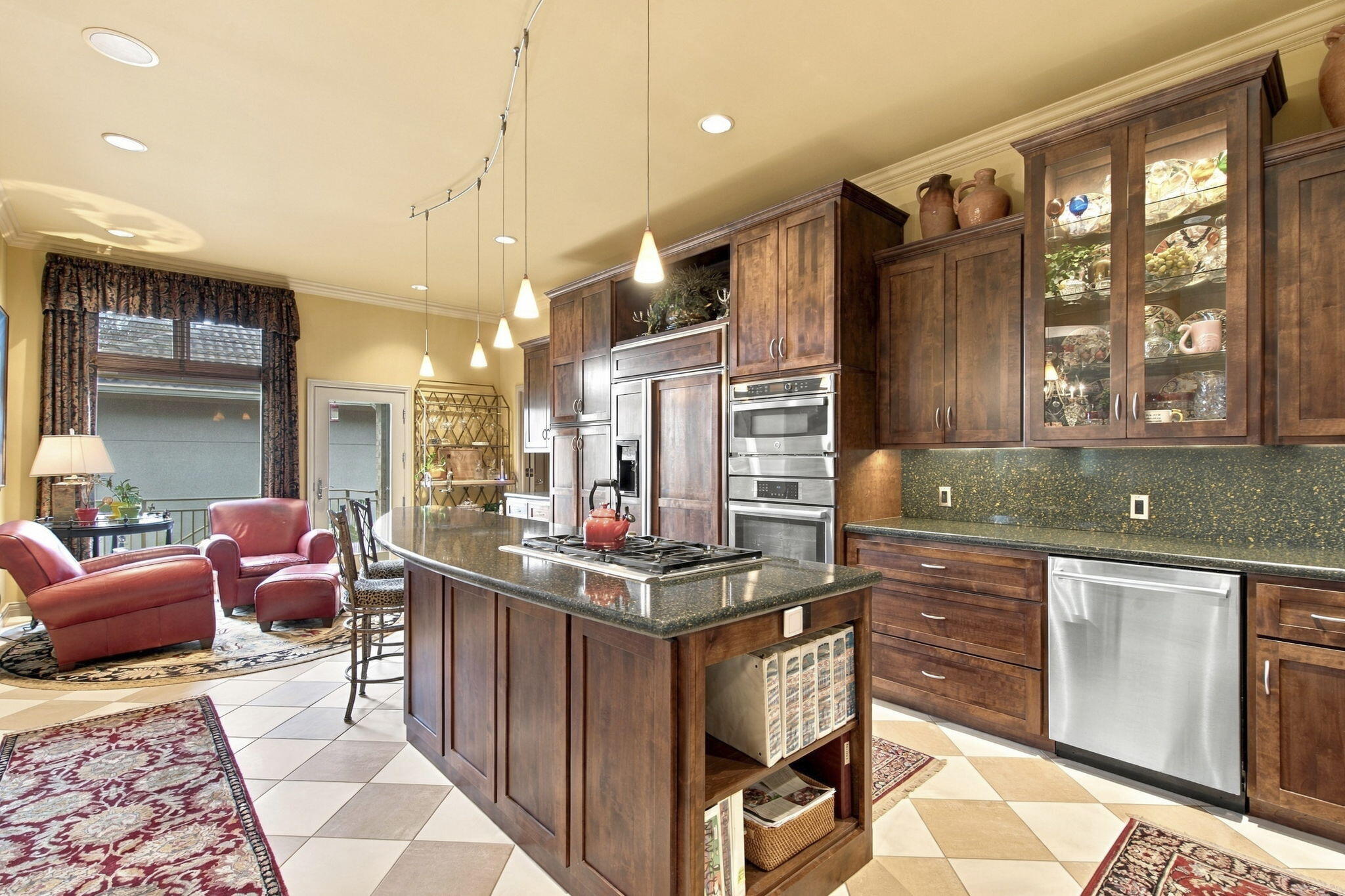 main property photo 12