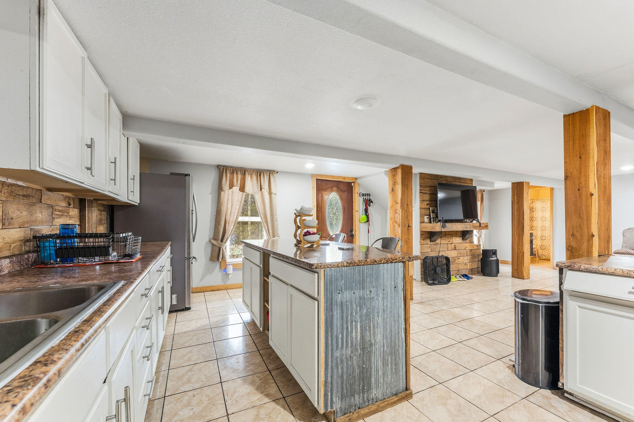 main property photo 15