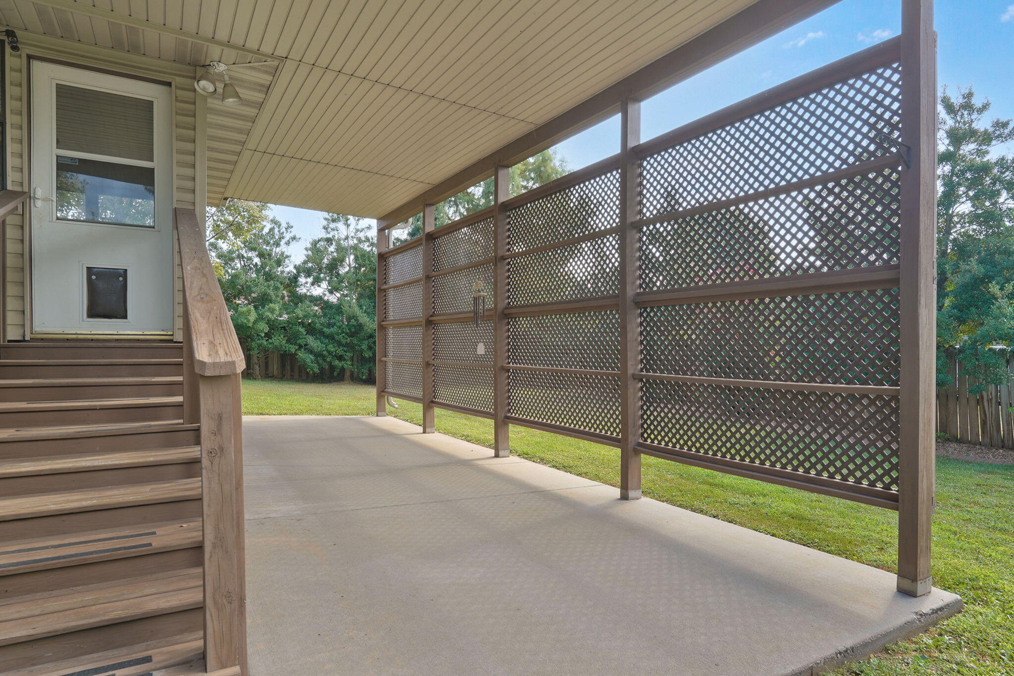 main property photo 30