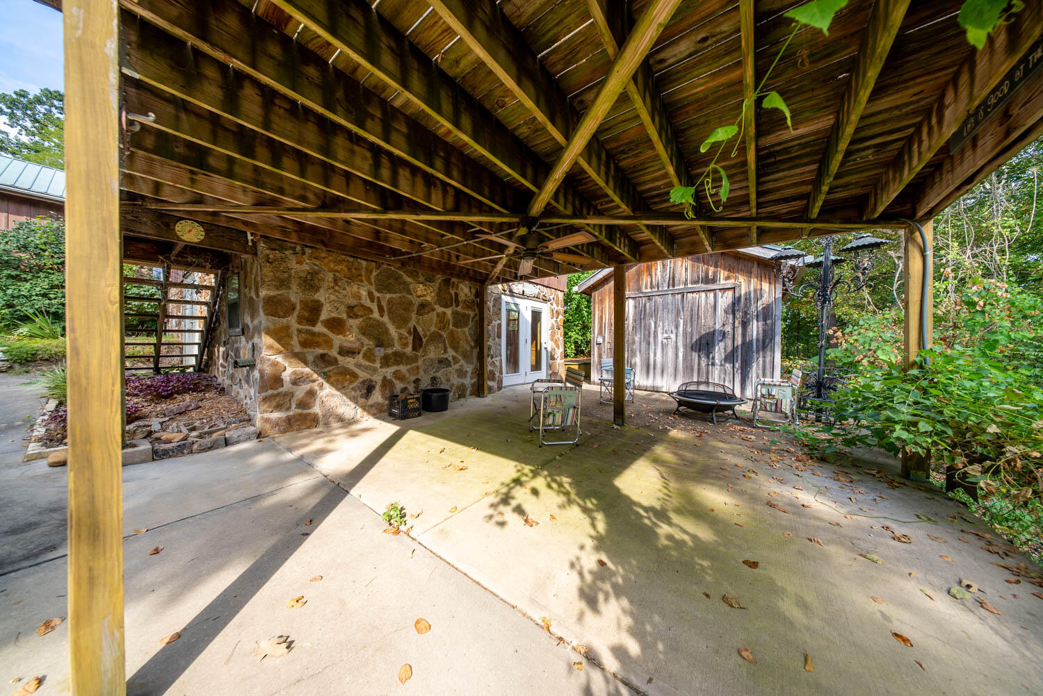 main property photo 32