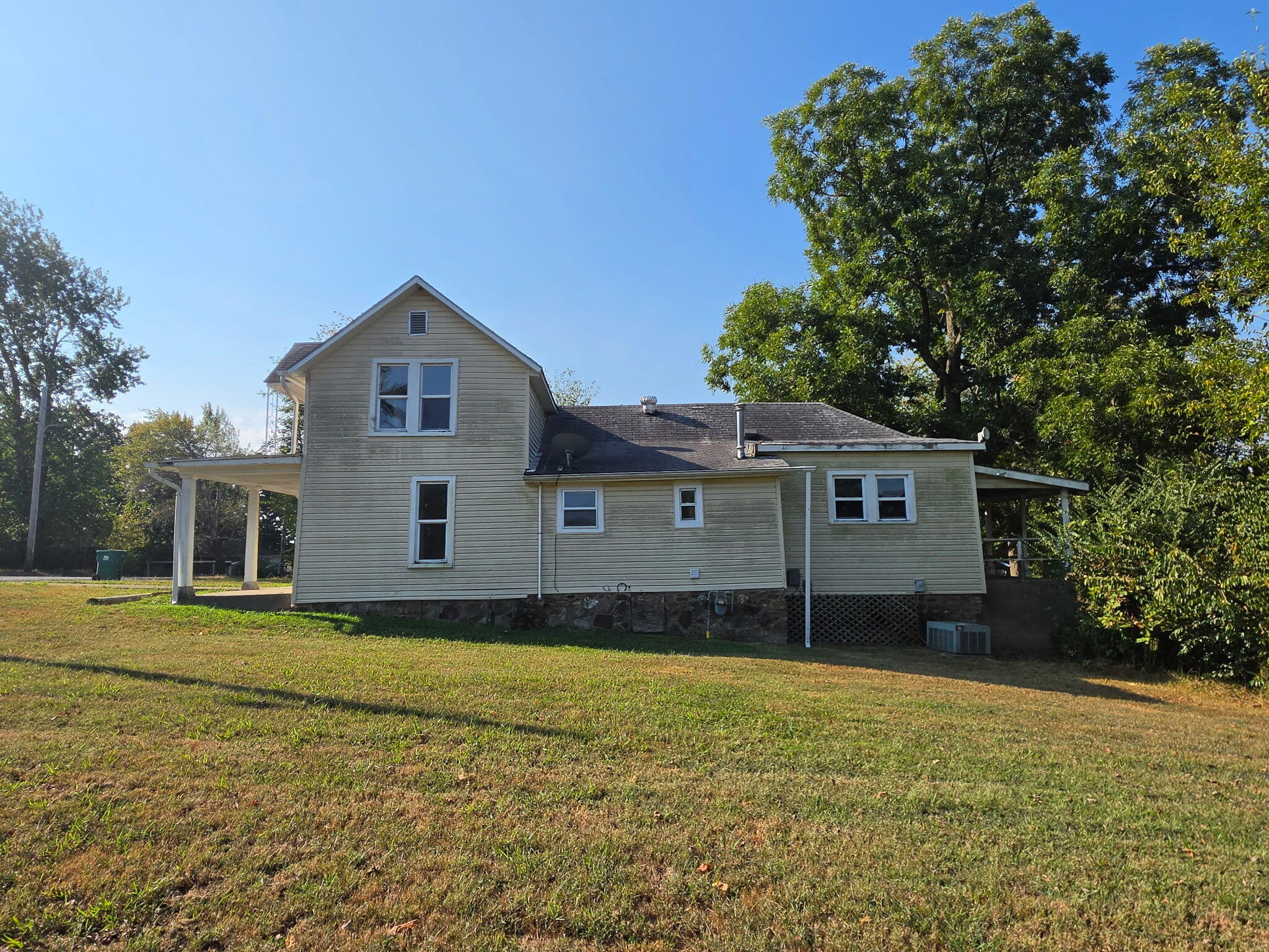 main property photo 11