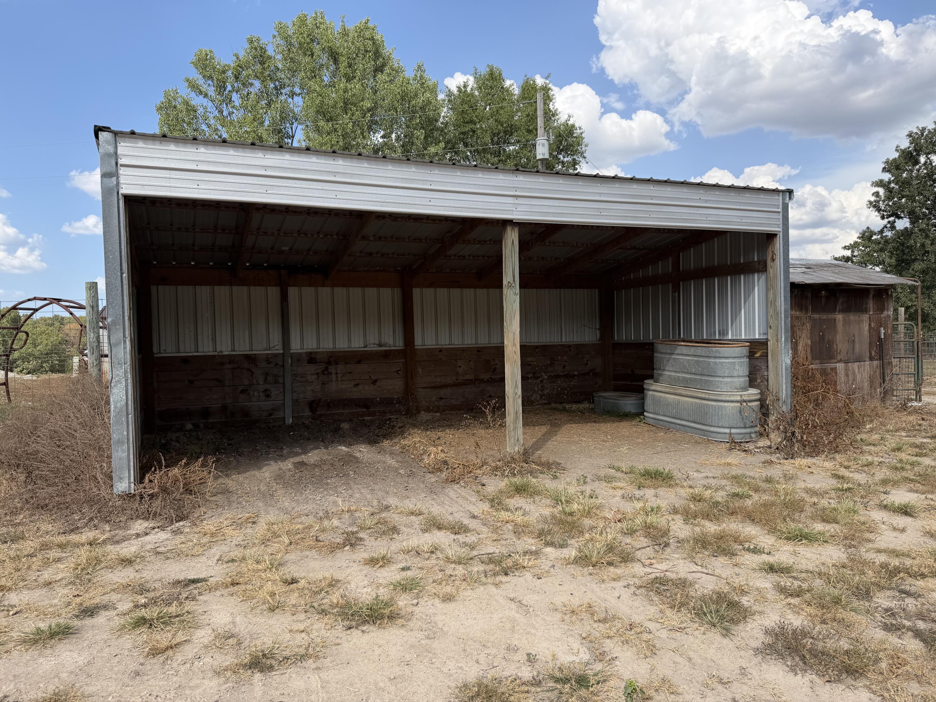 main property photo 20