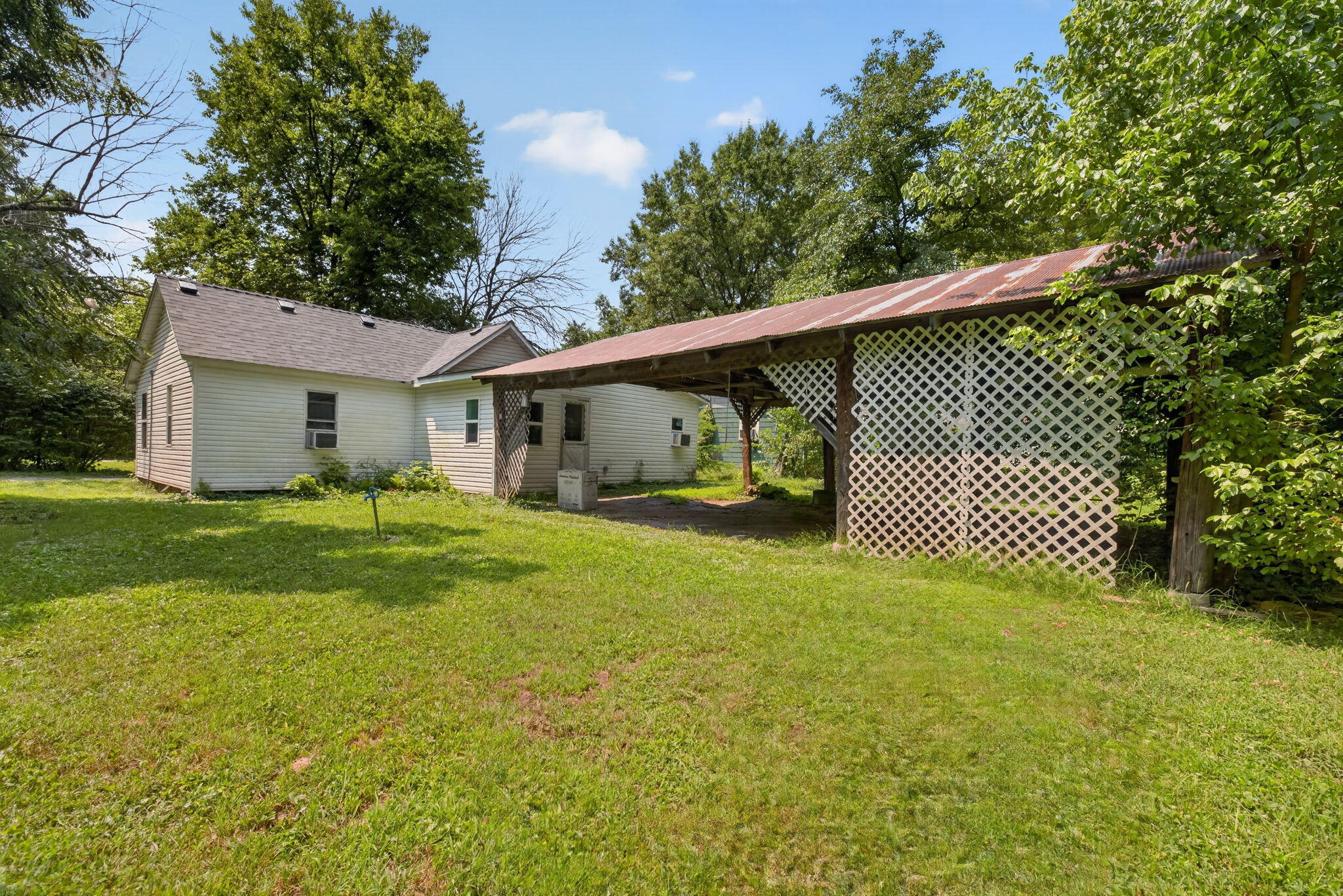 main property photo 23