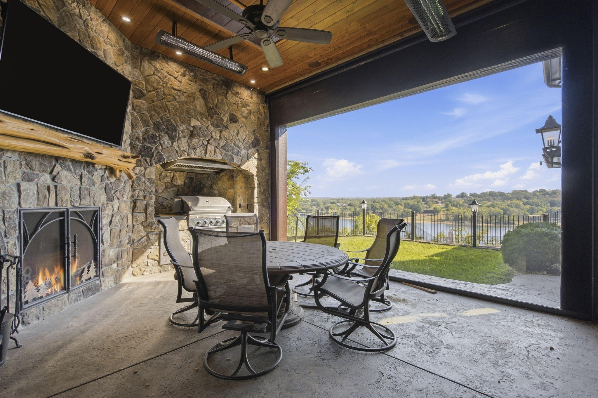 main property photo 25