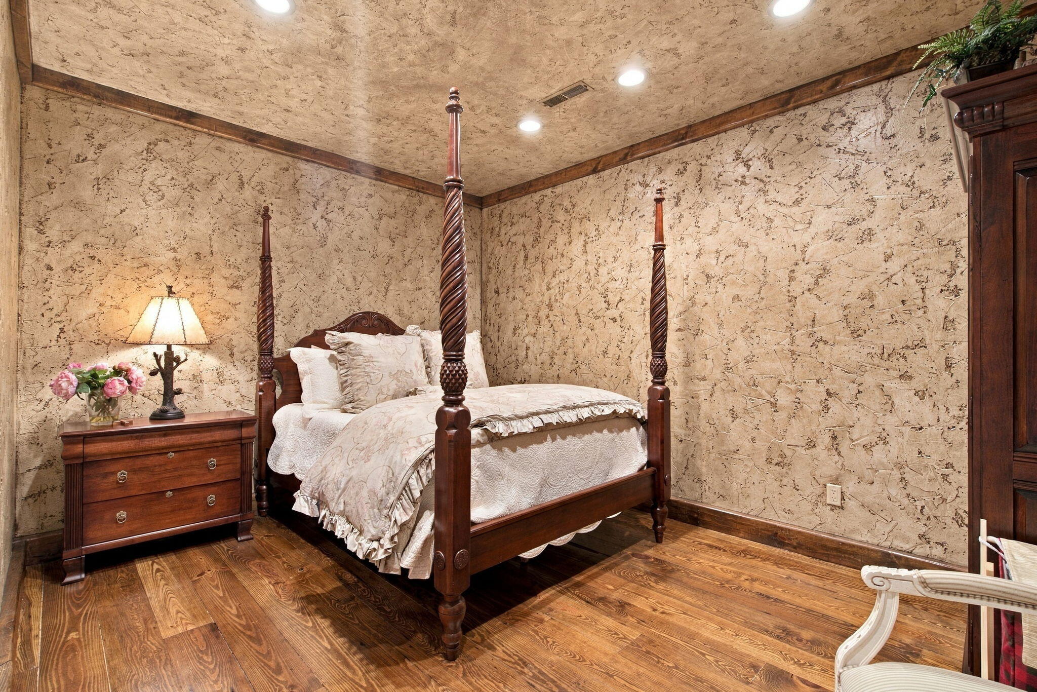 main property photo 38