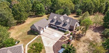 image of property with 3 Bed | 4 Bath | 5,141 Sqft