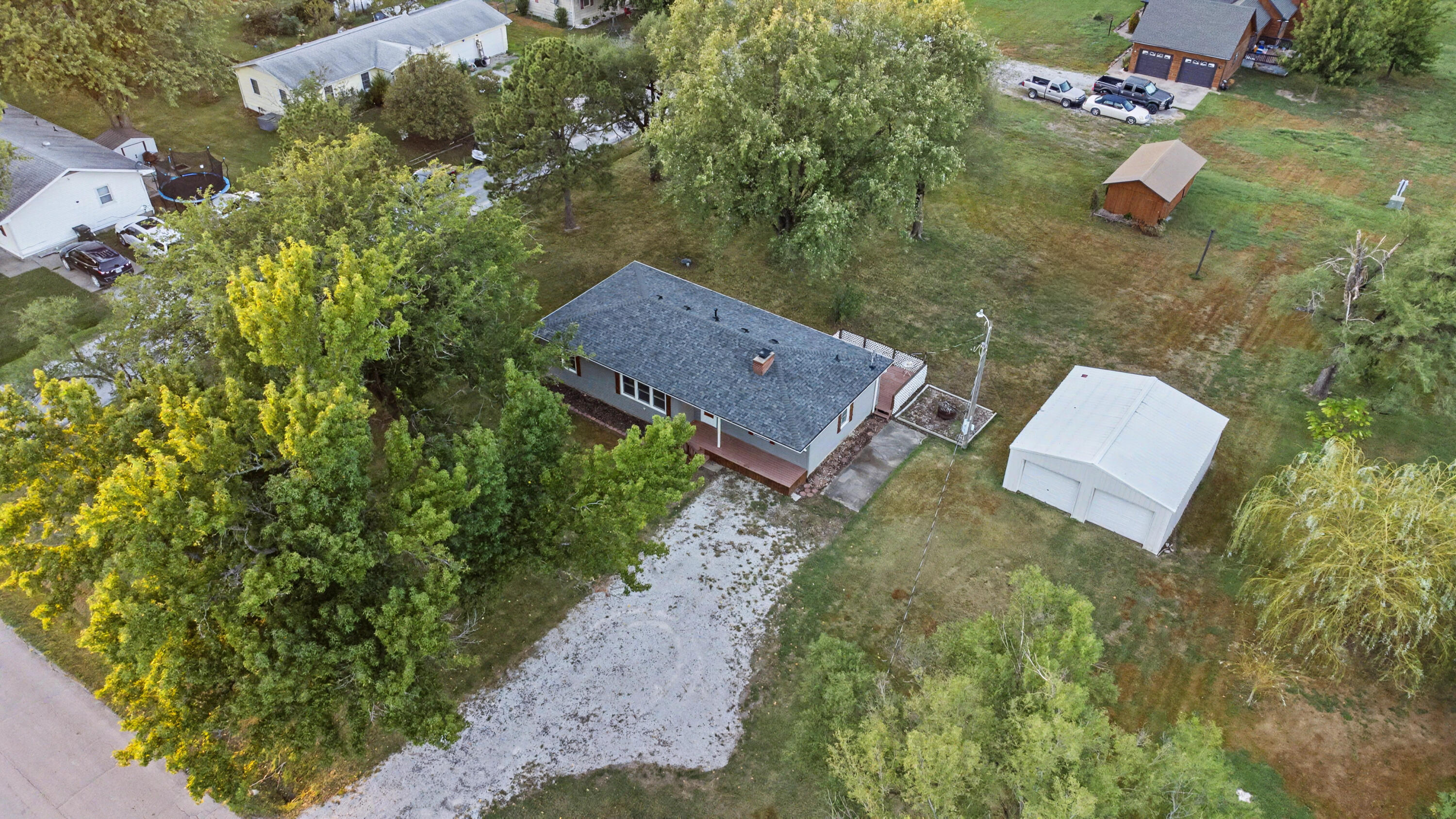 main property photo 33