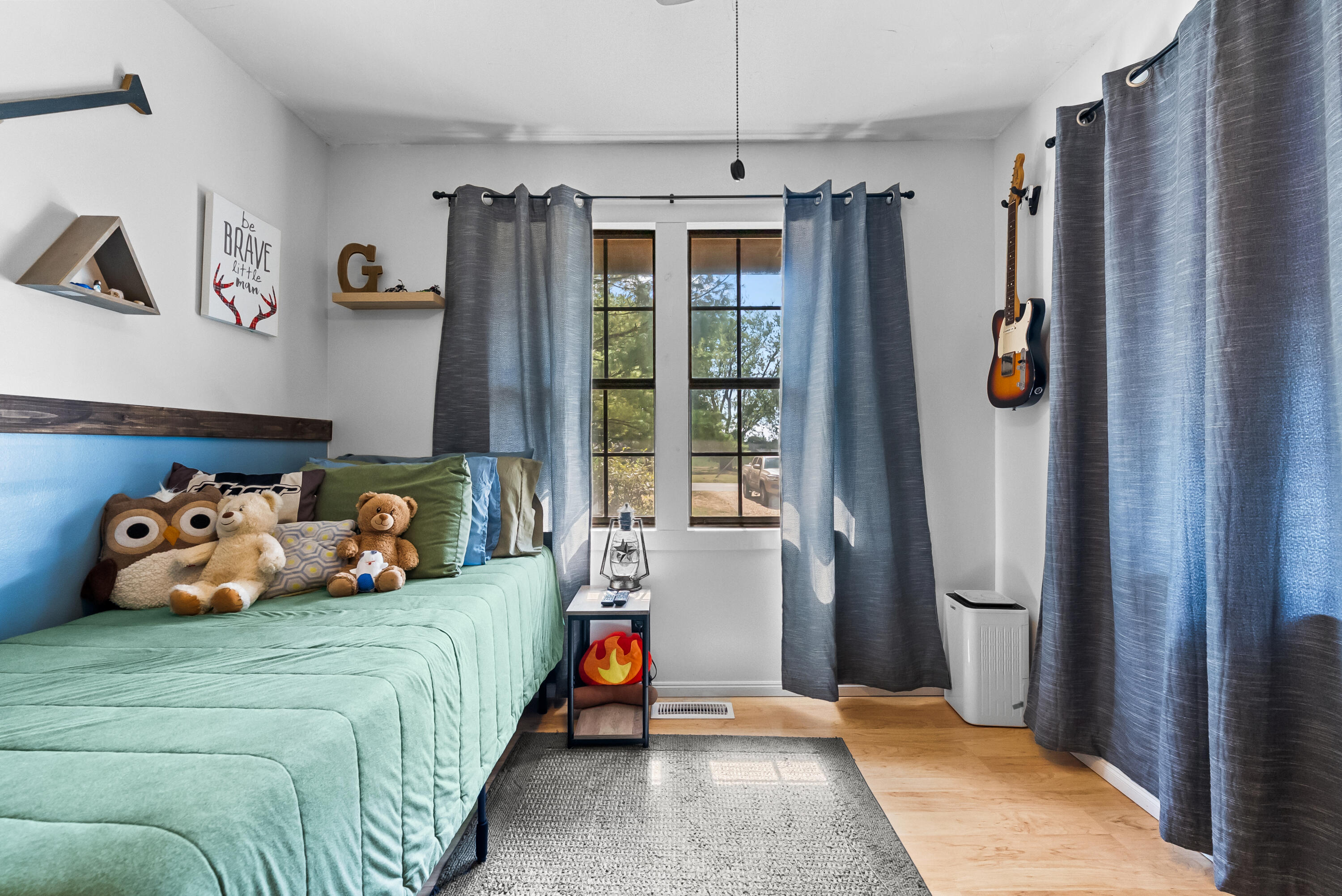 main property photo 25