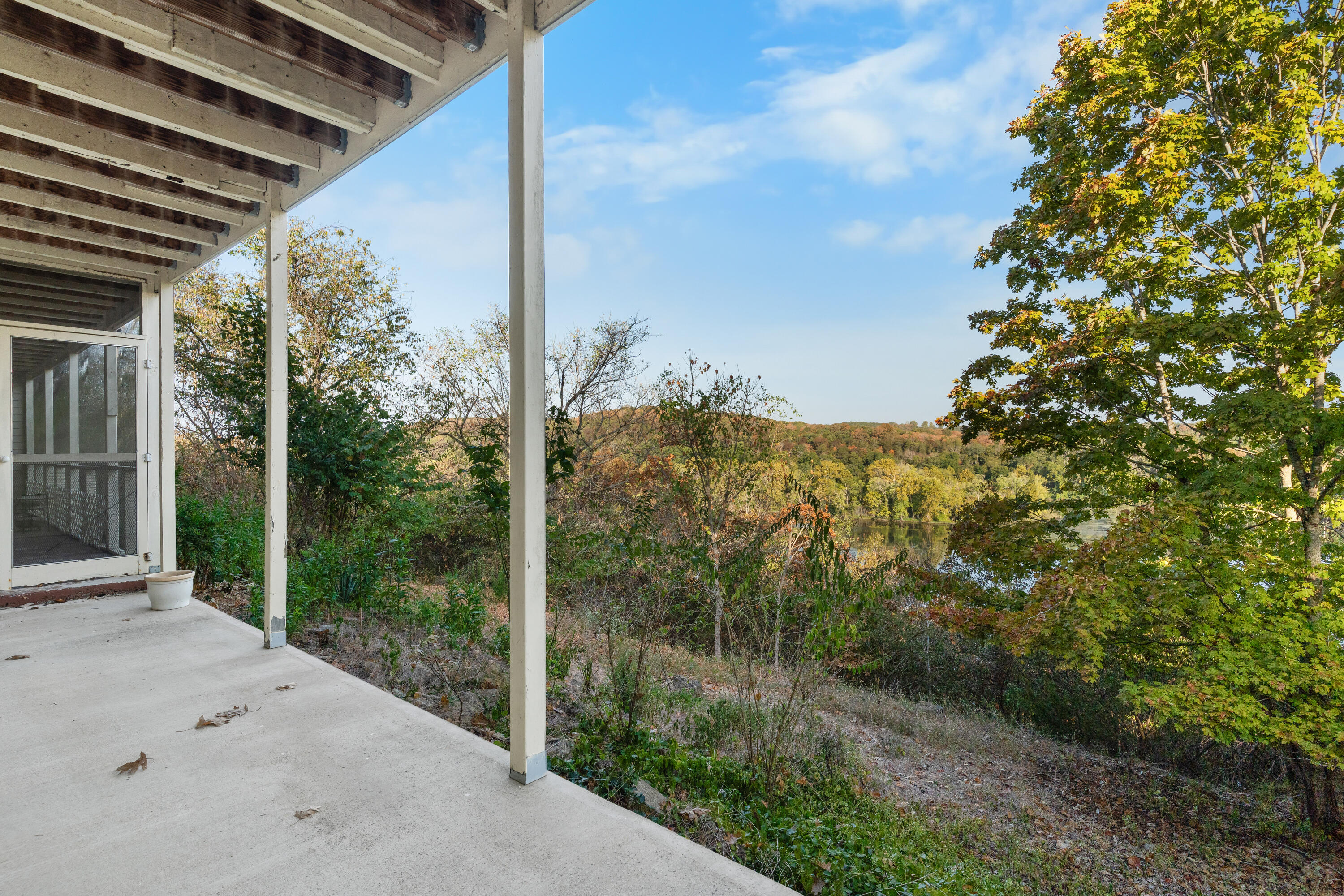 main property photo 32