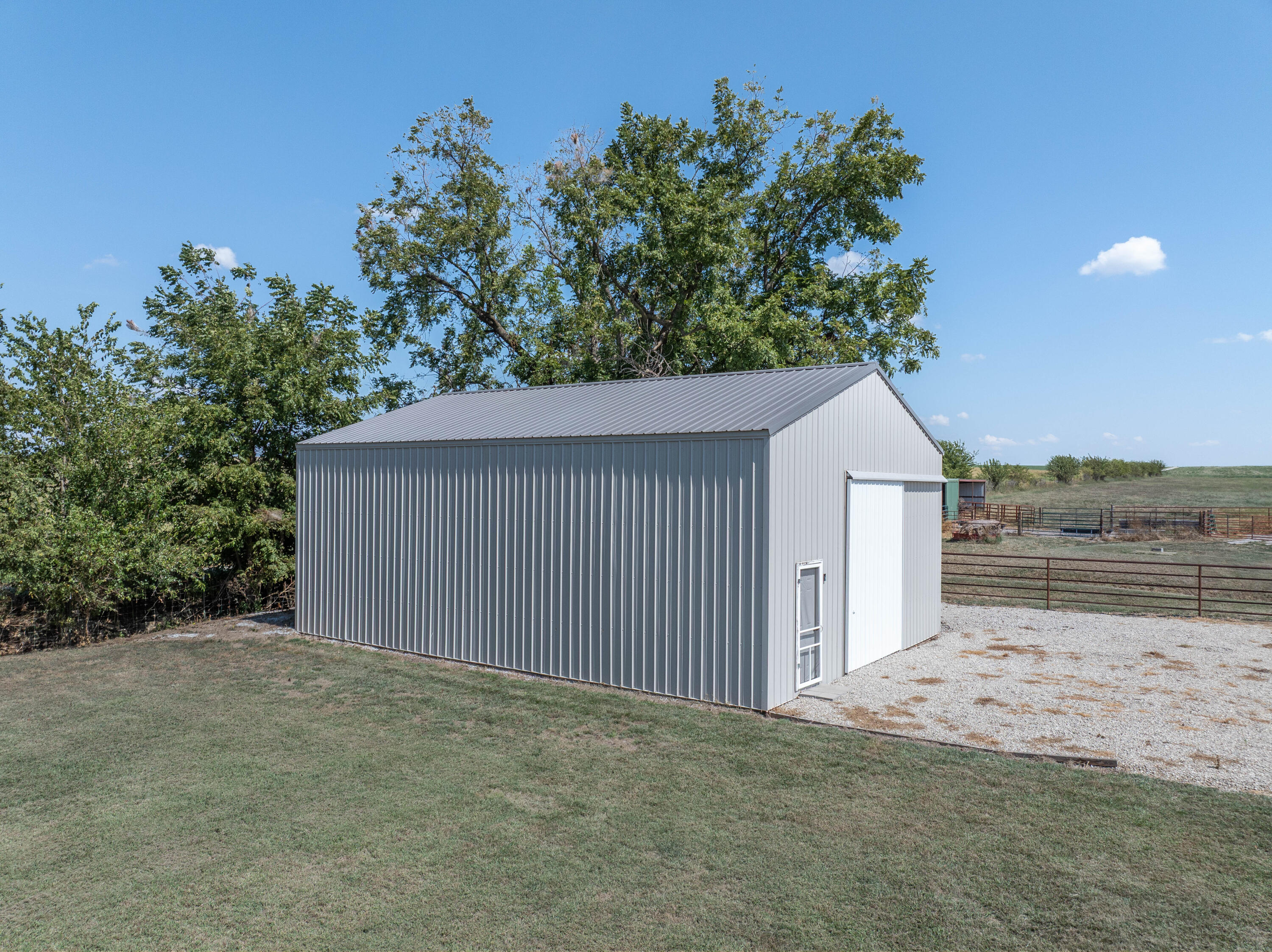 main property photo 38
