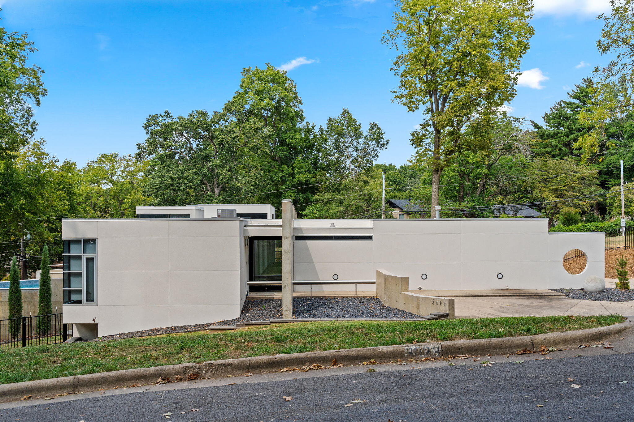 main property photo 14