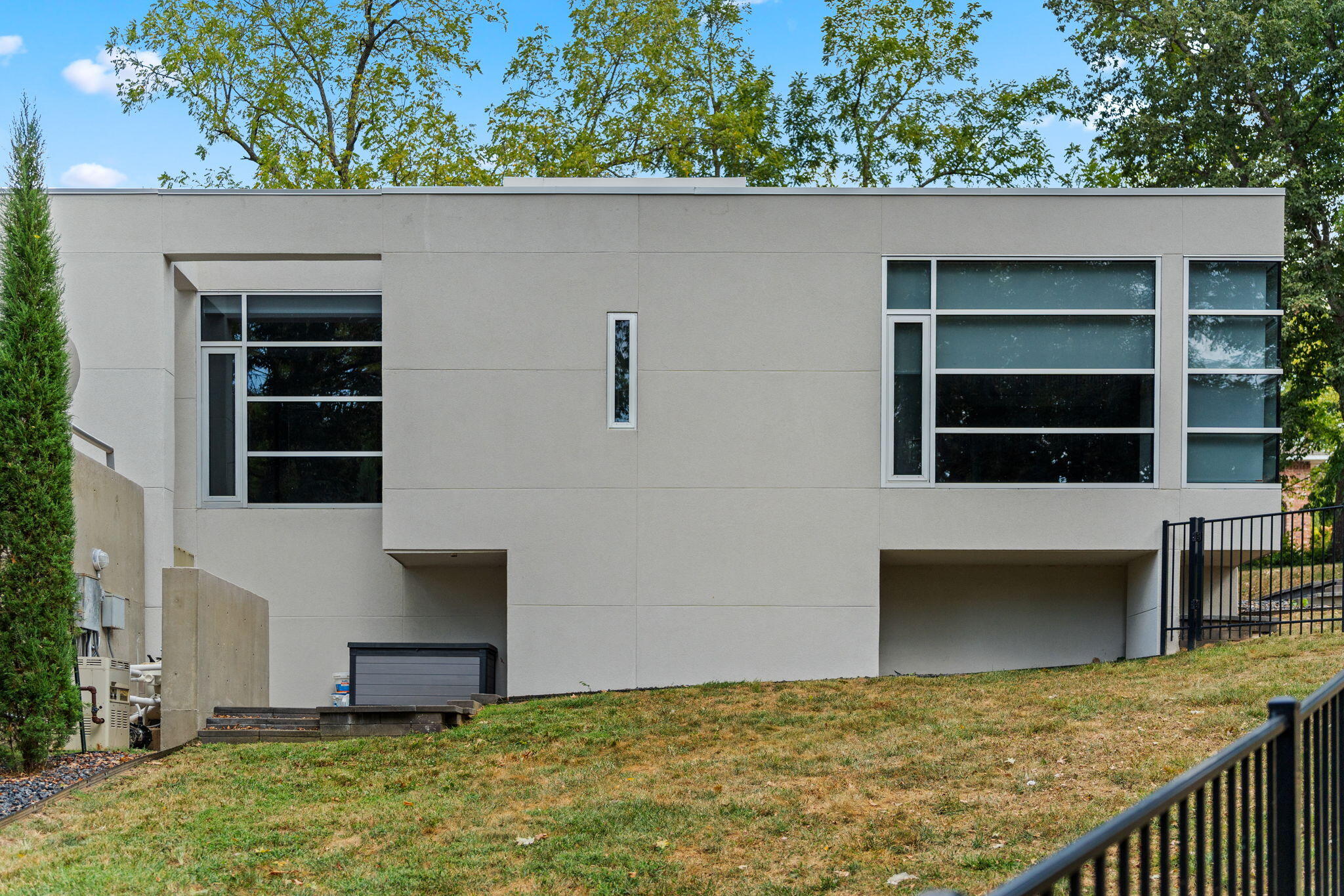 main property photo 16