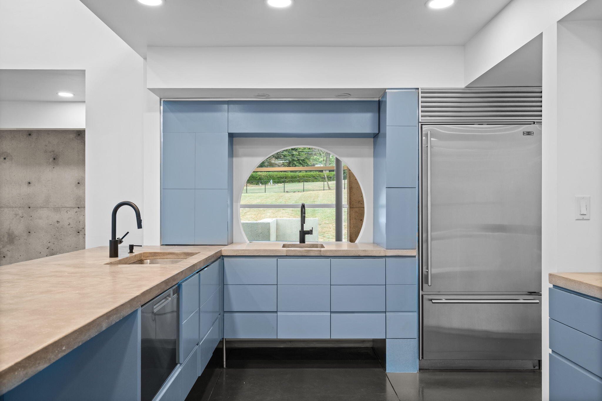 main property photo 50