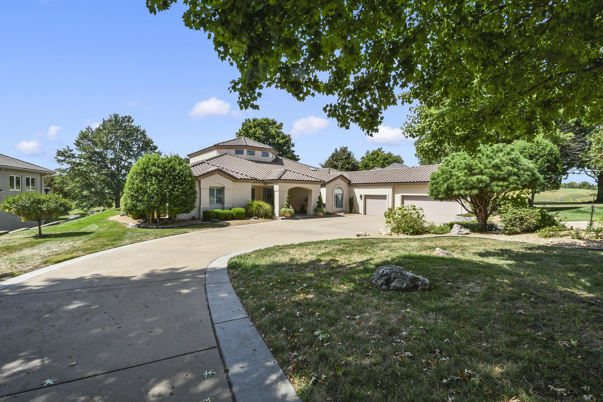 main property photo 90