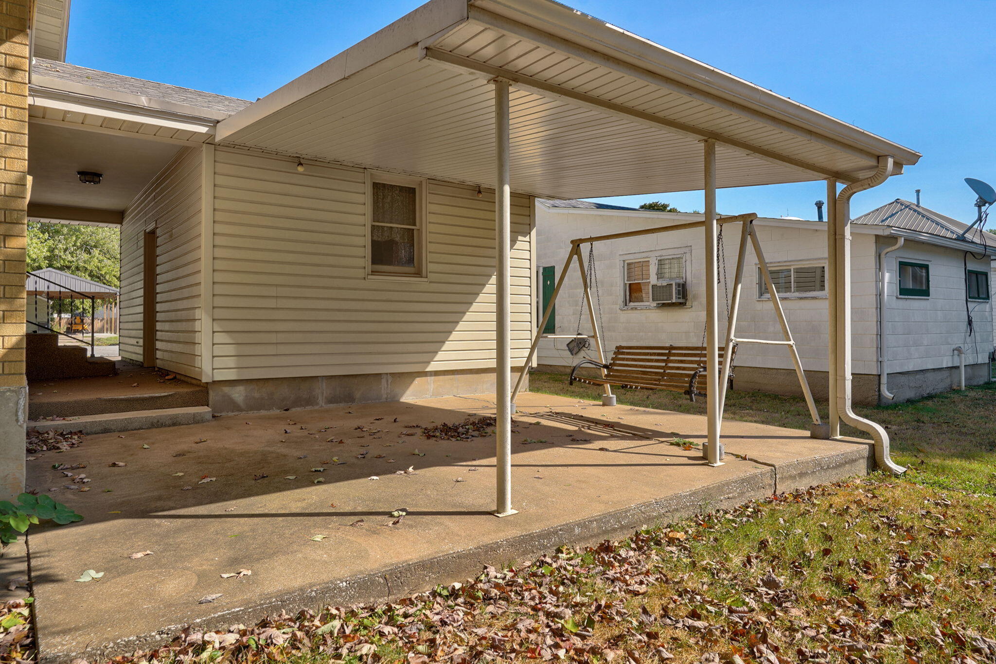 main property photo 25