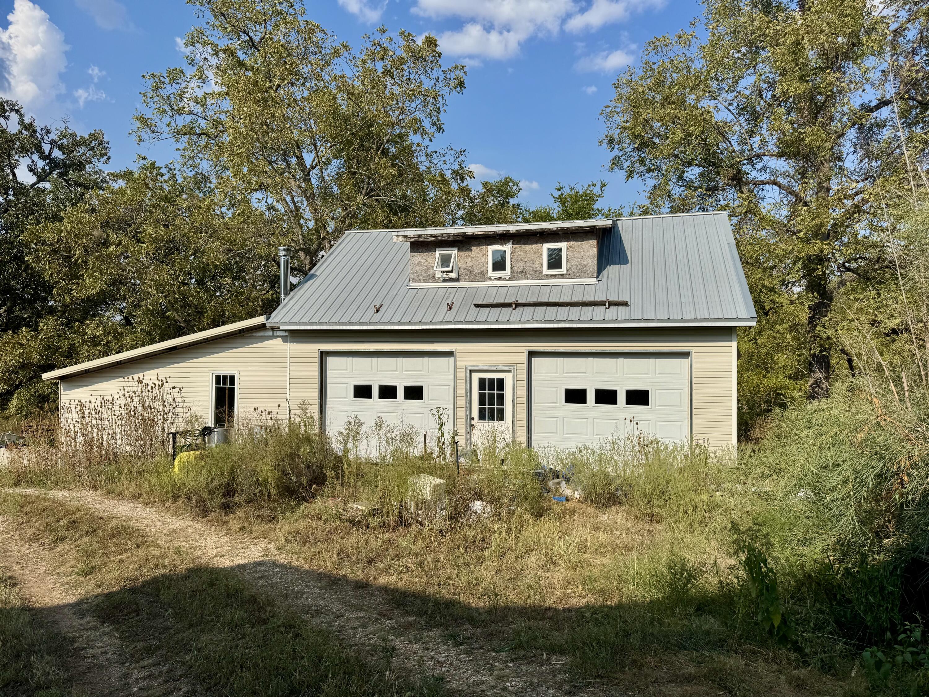 main property photo 36