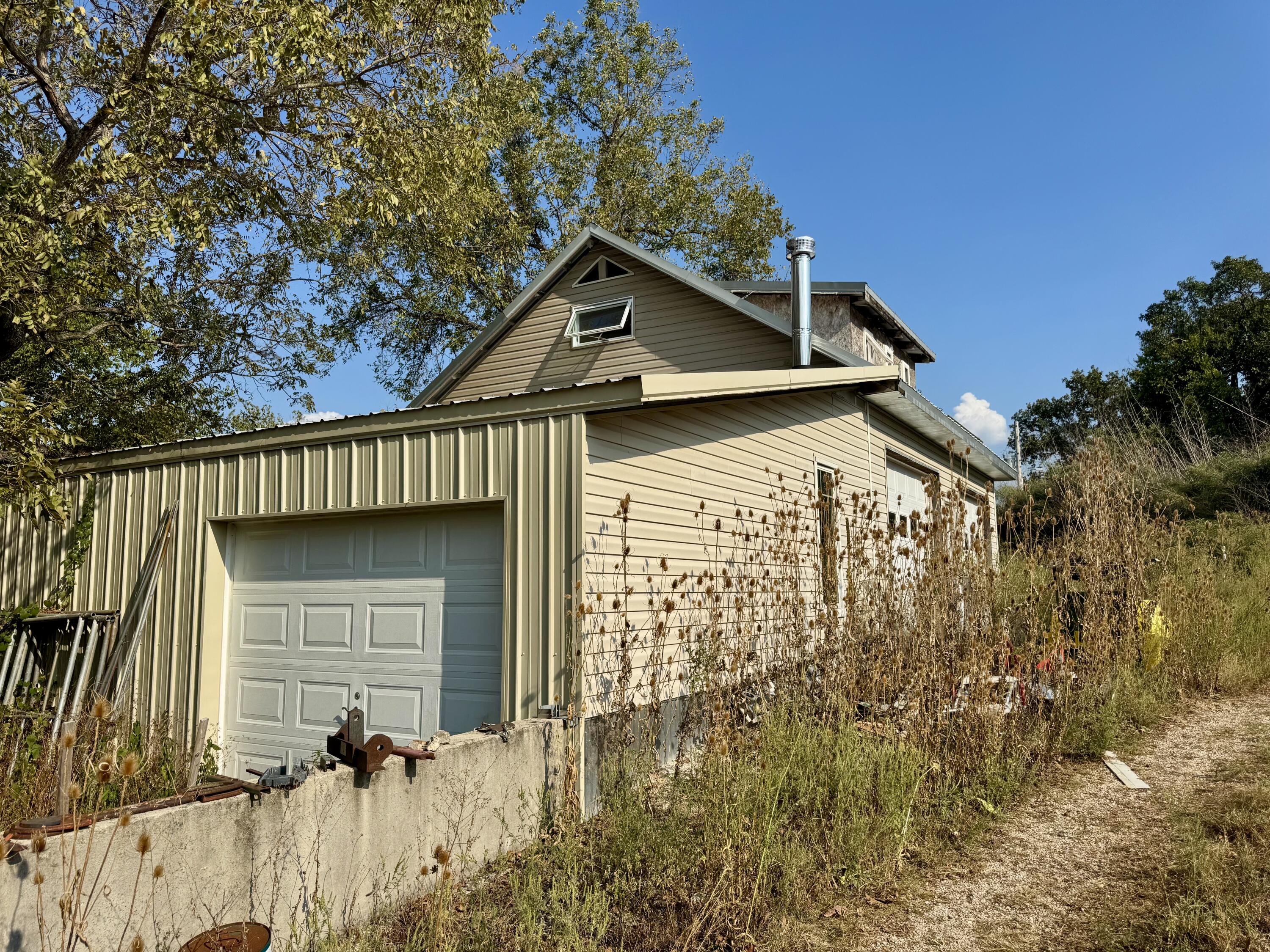 main property photo 37