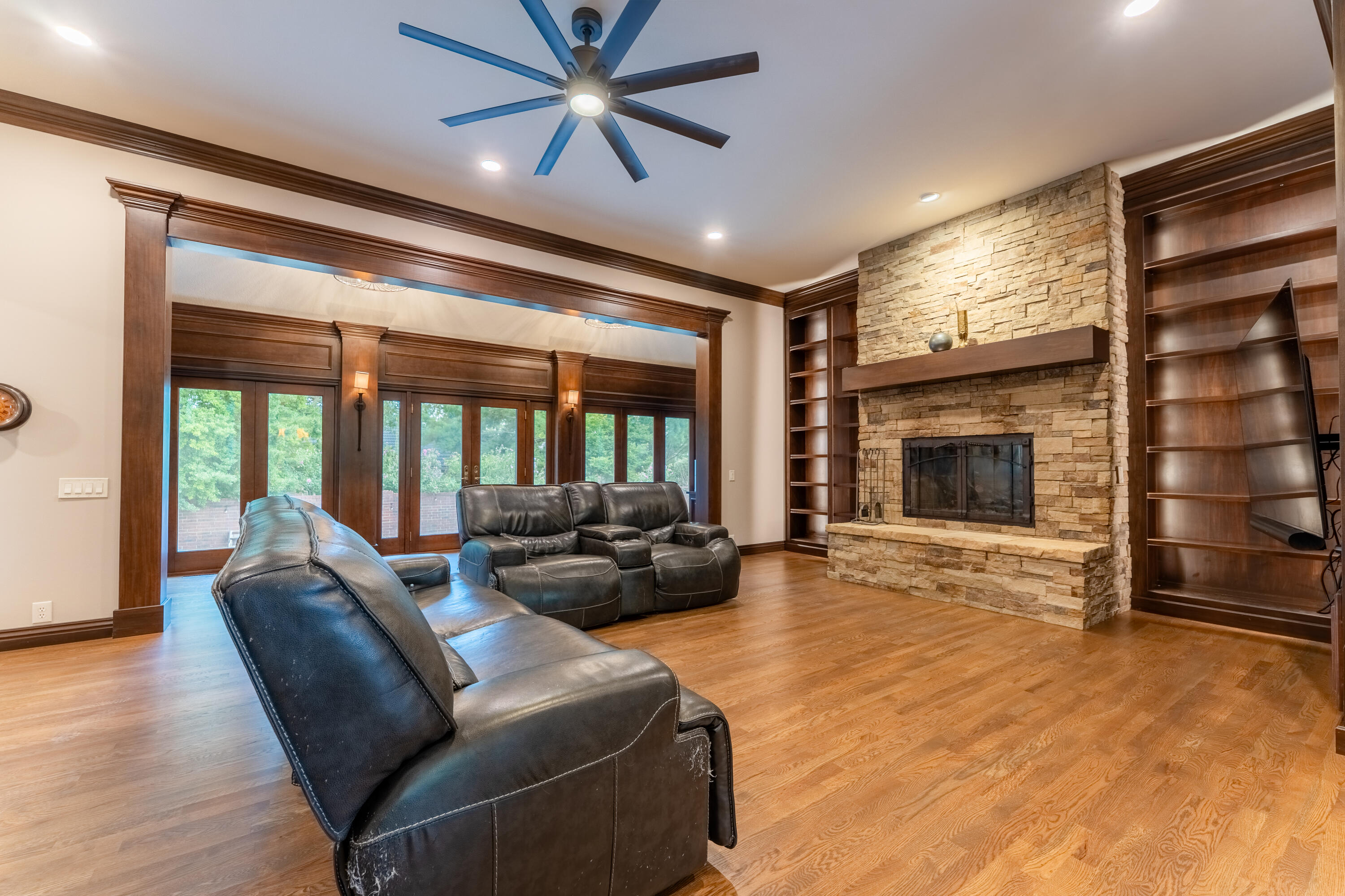 main property photo 8