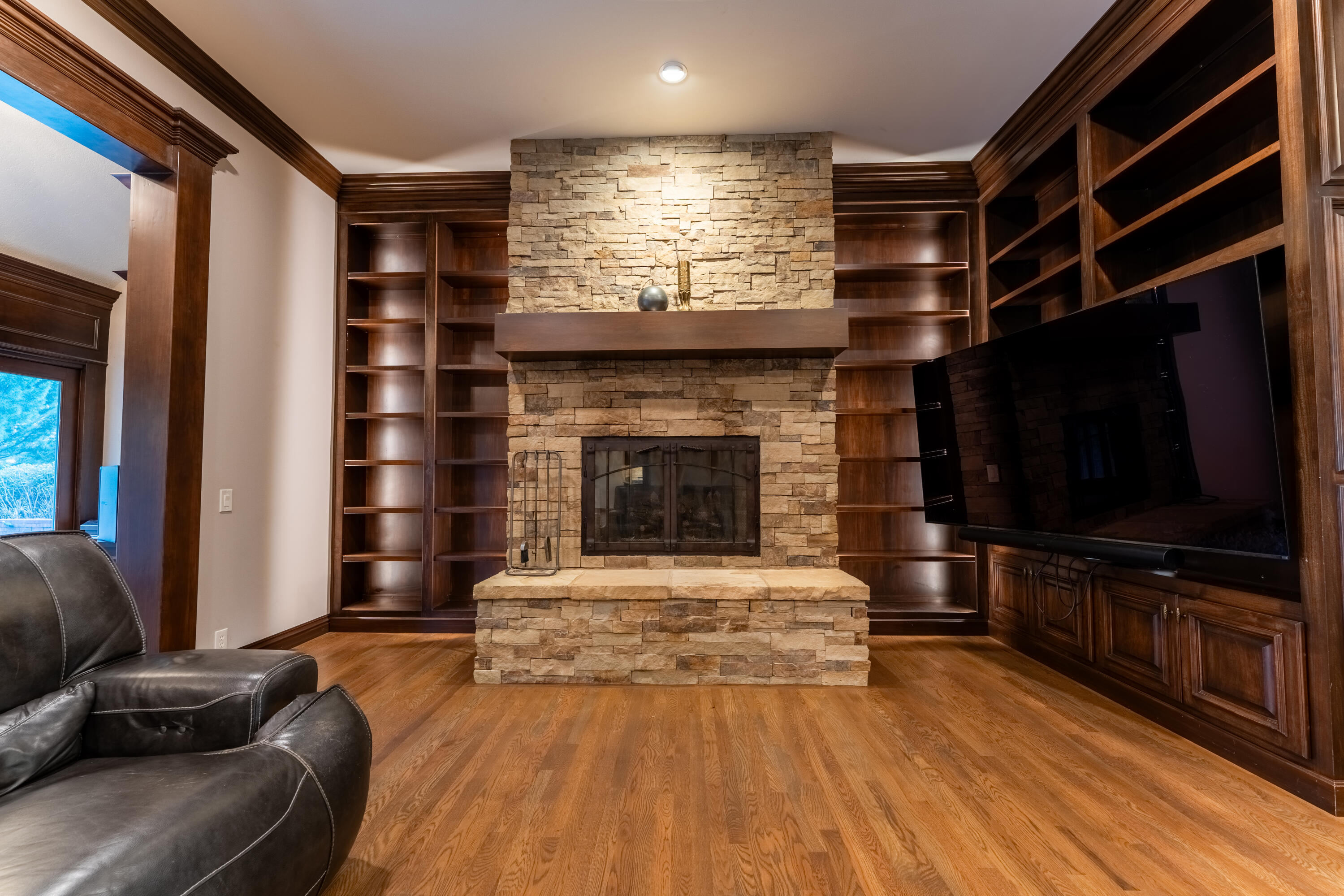 main property photo 9