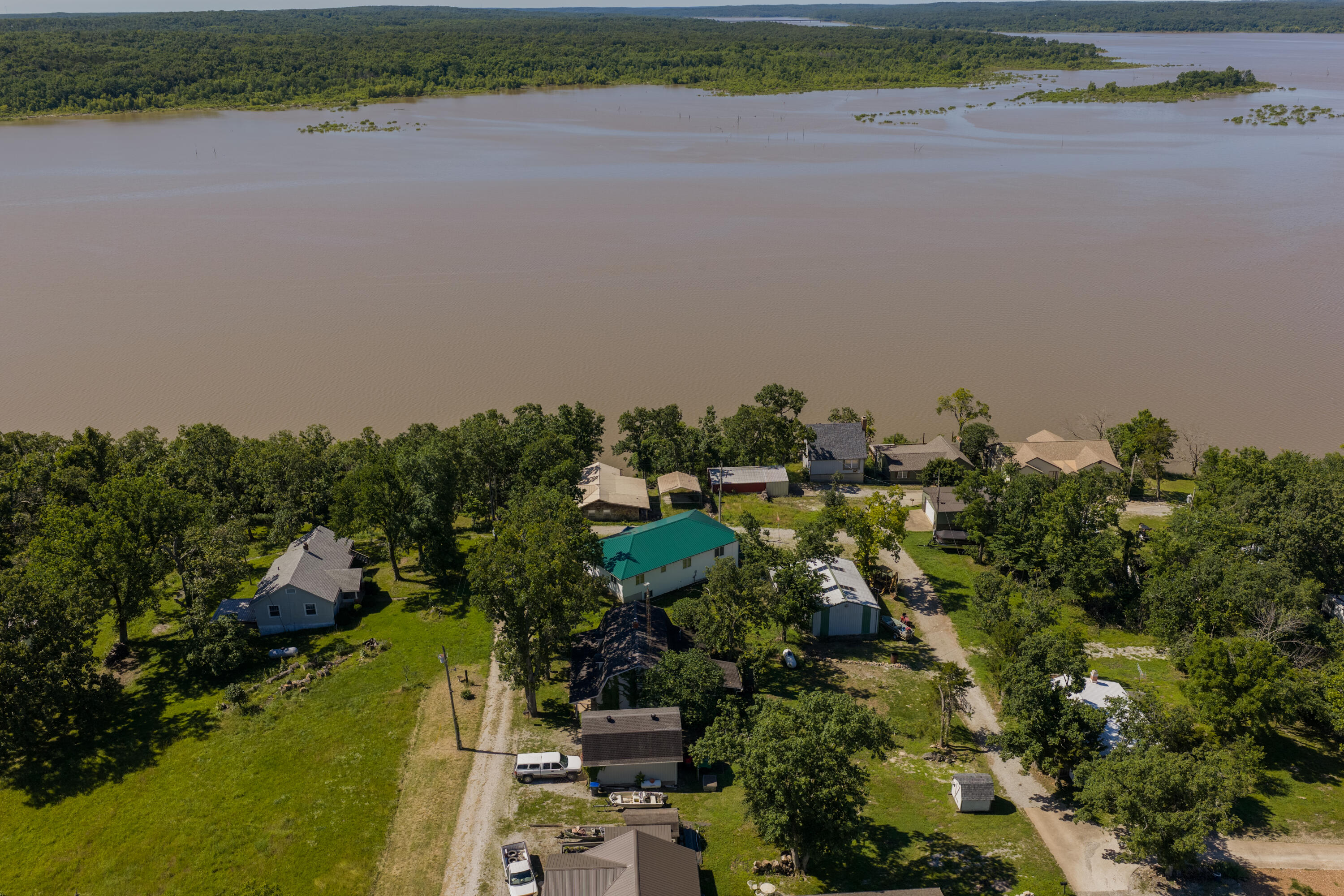 main property photo 33