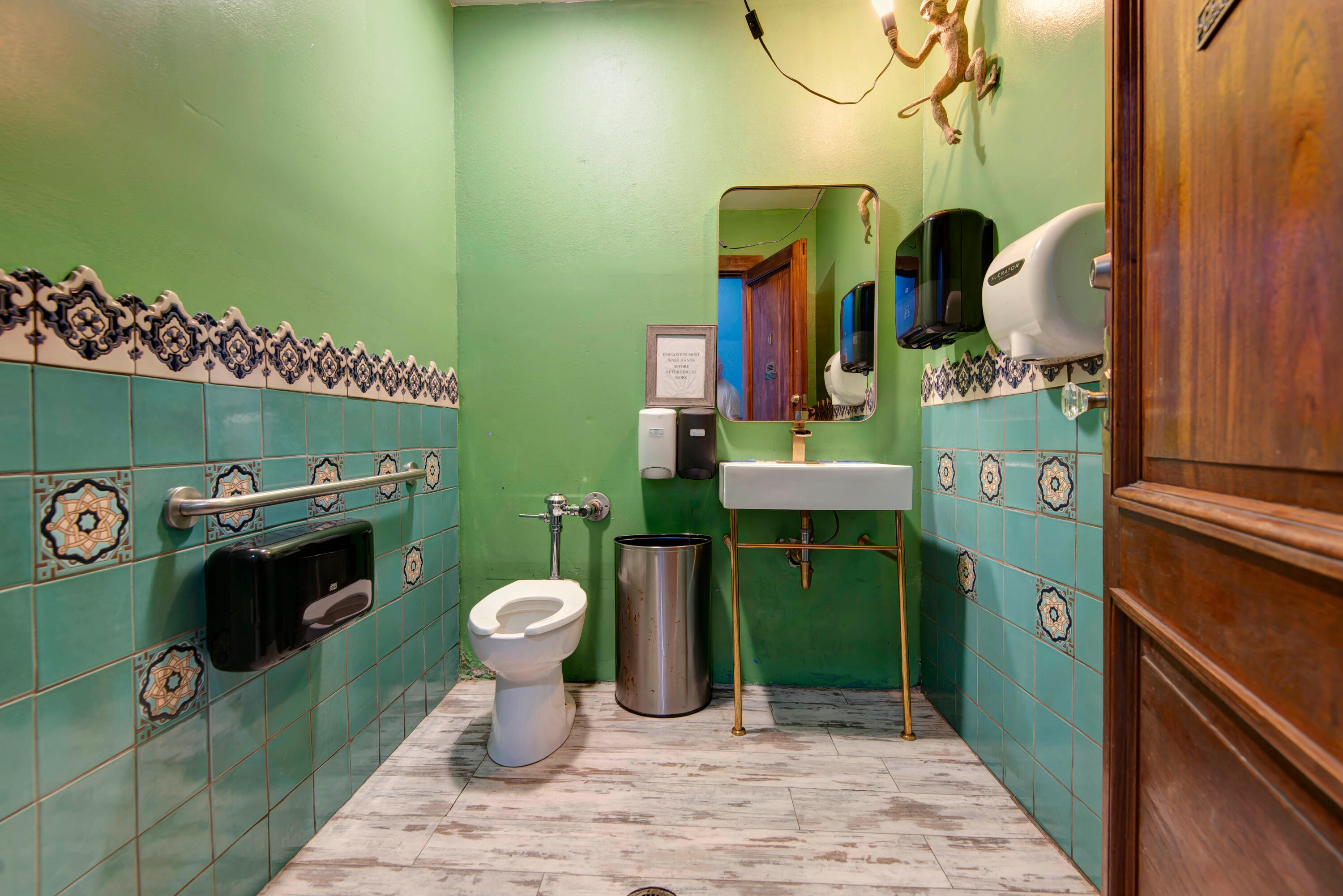 main property photo 18