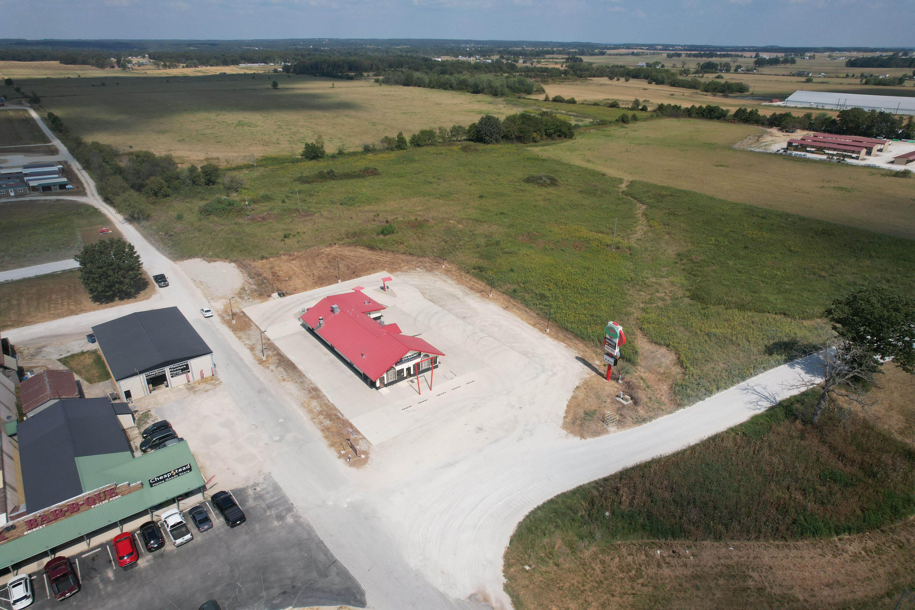 main property photo 31