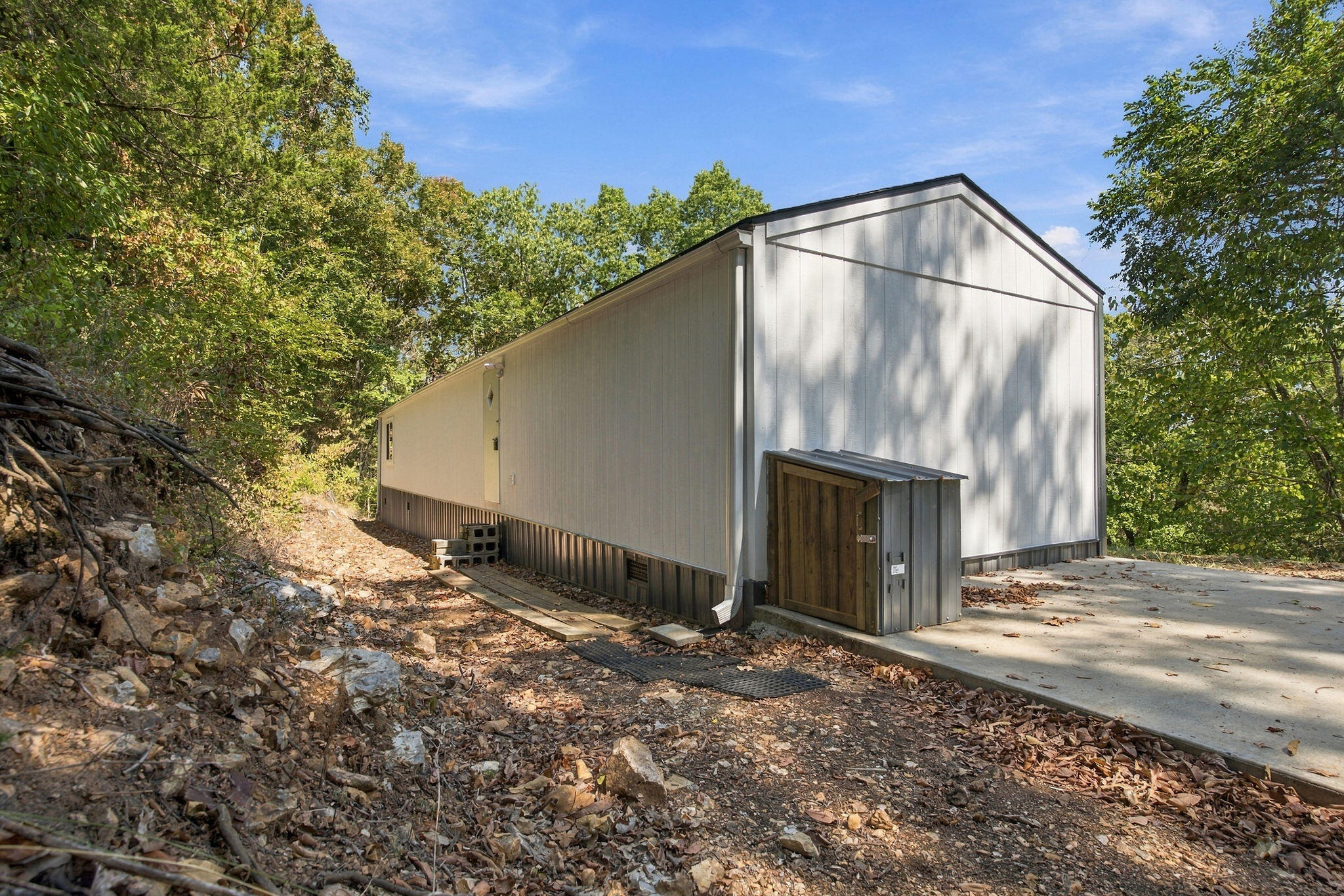 main property photo 24