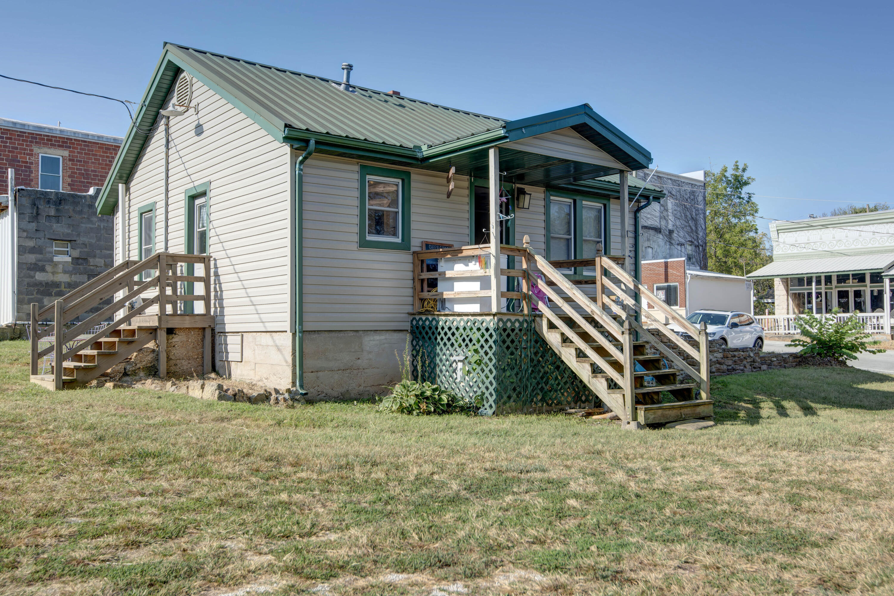 main property photo 6