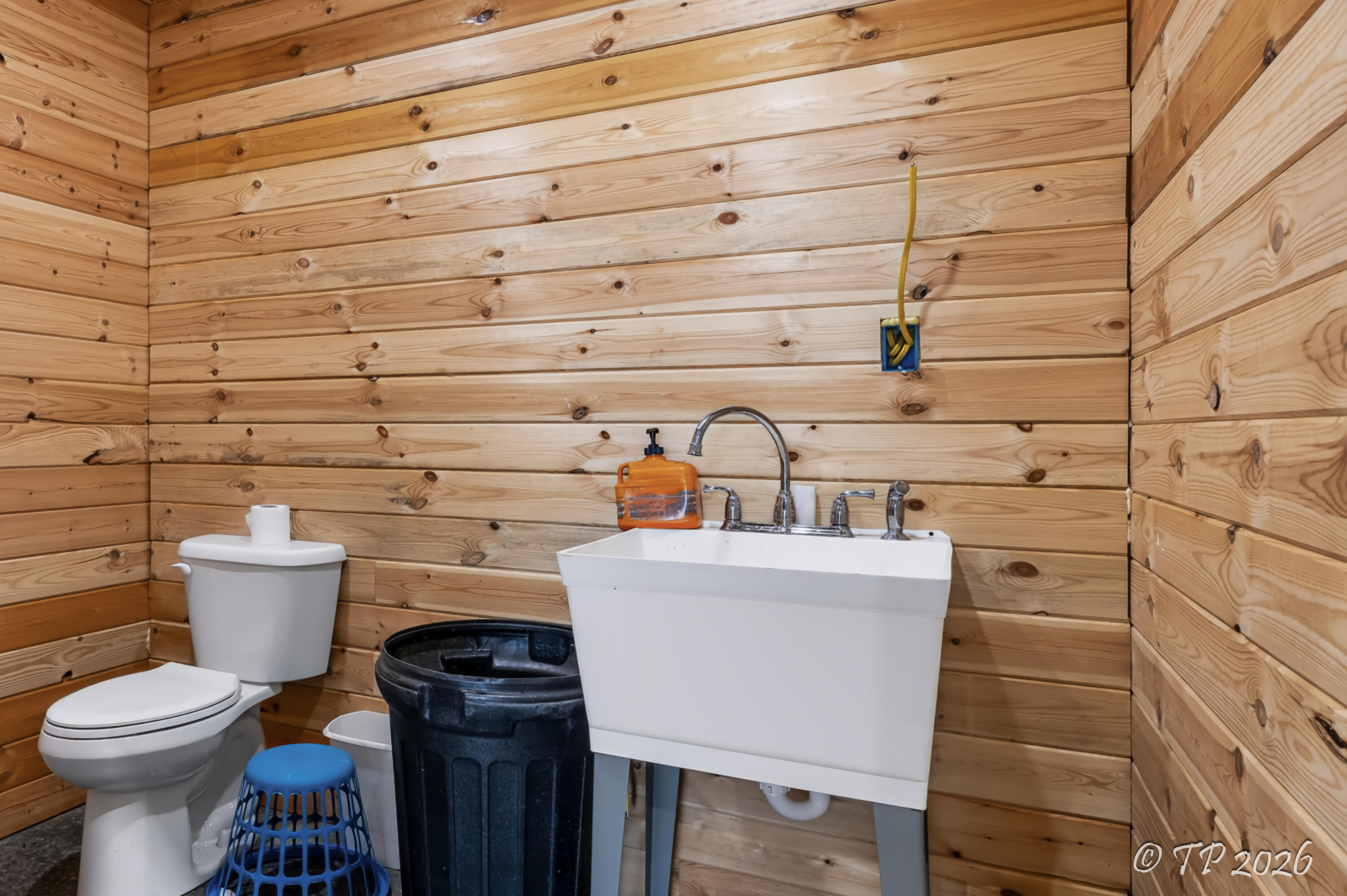 main property photo 40