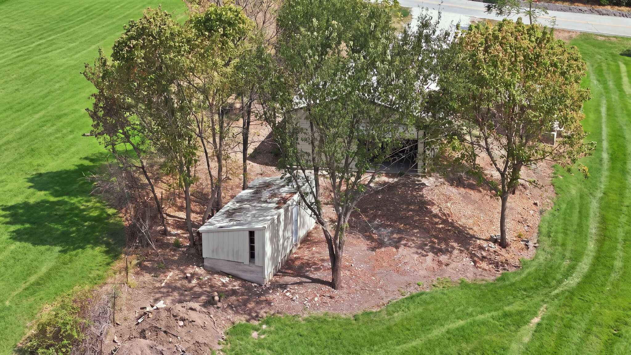 main property photo 32