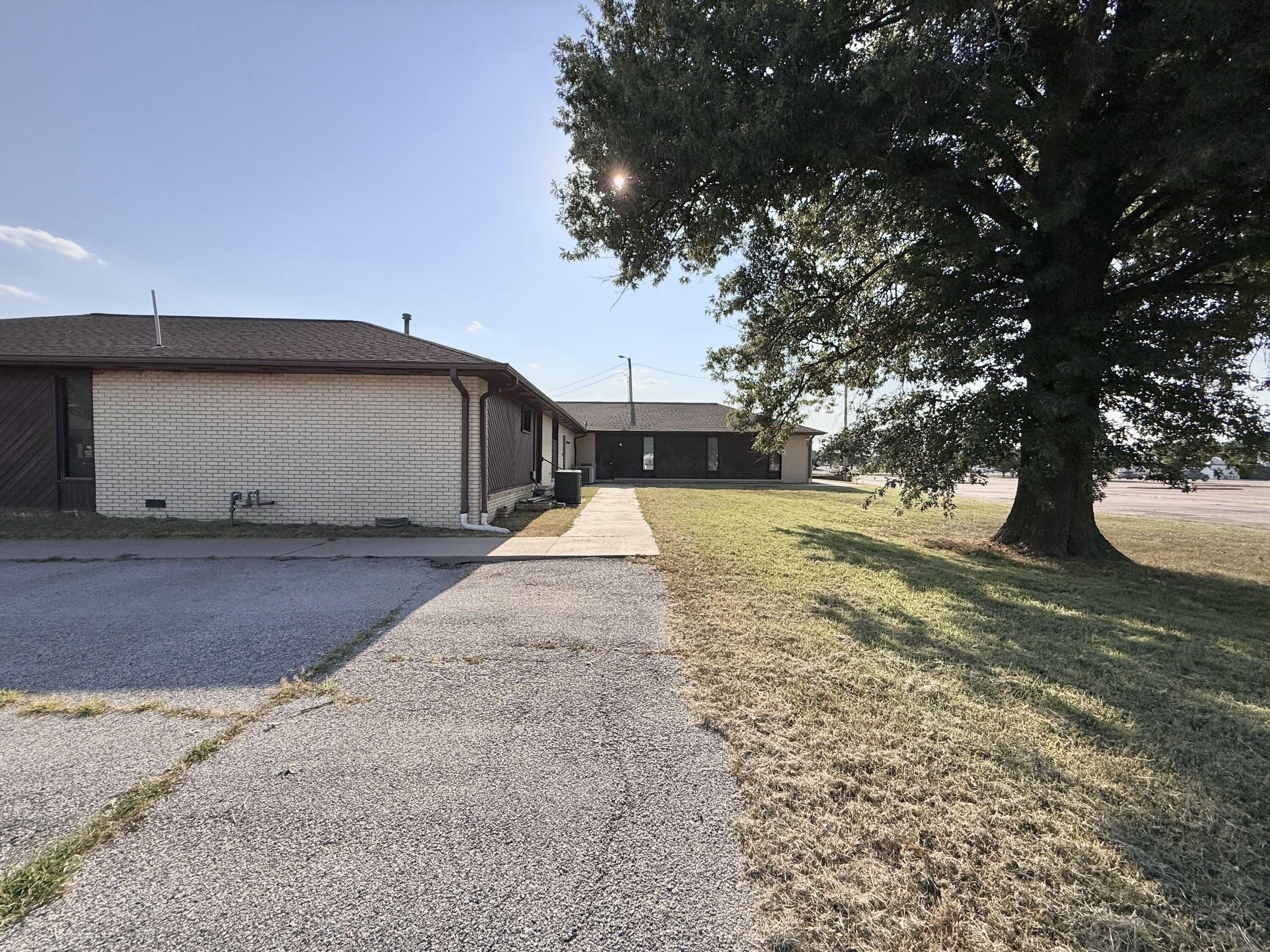 main property photo 40