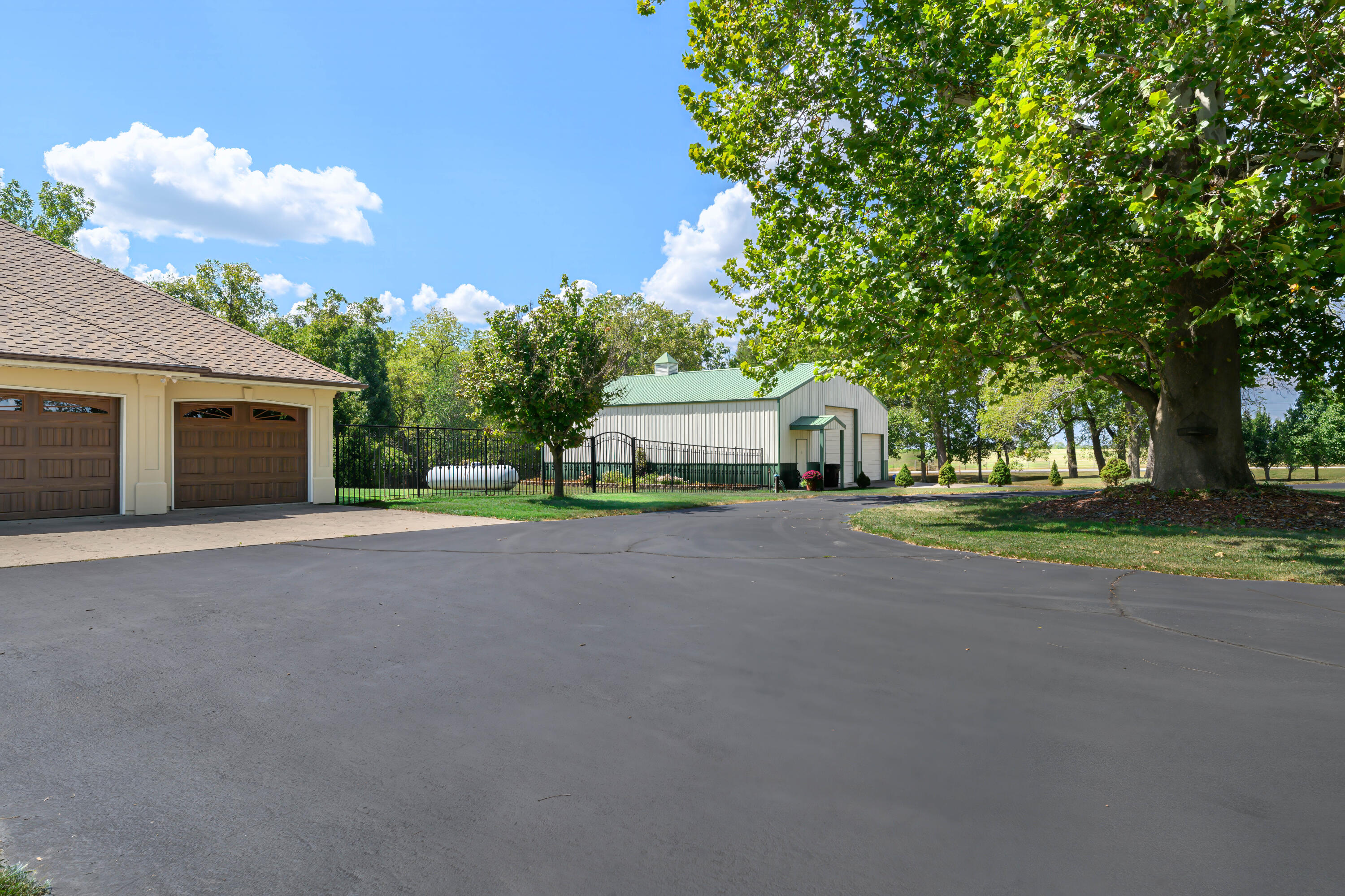 main property photo 51
