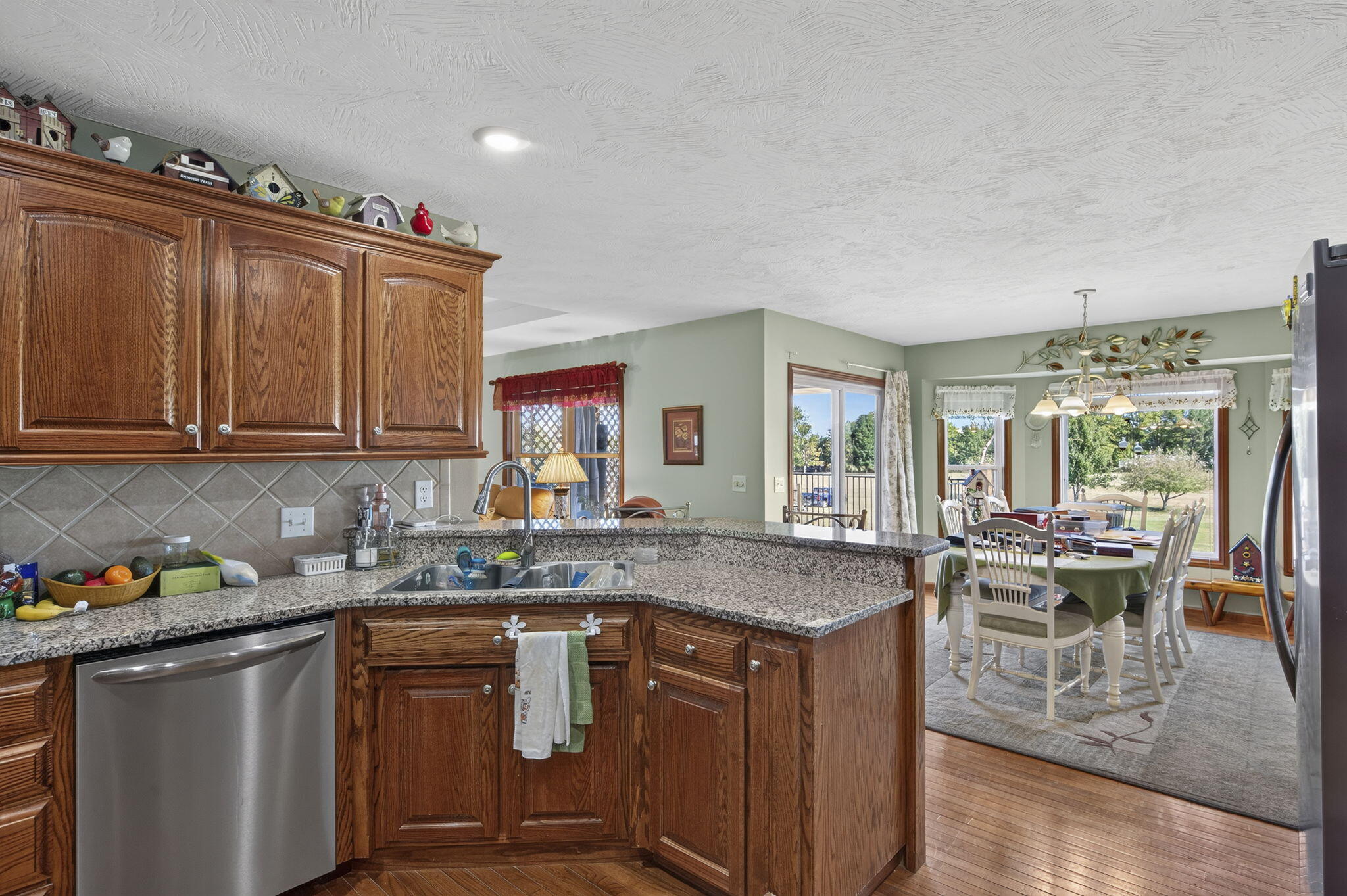main property photo 16