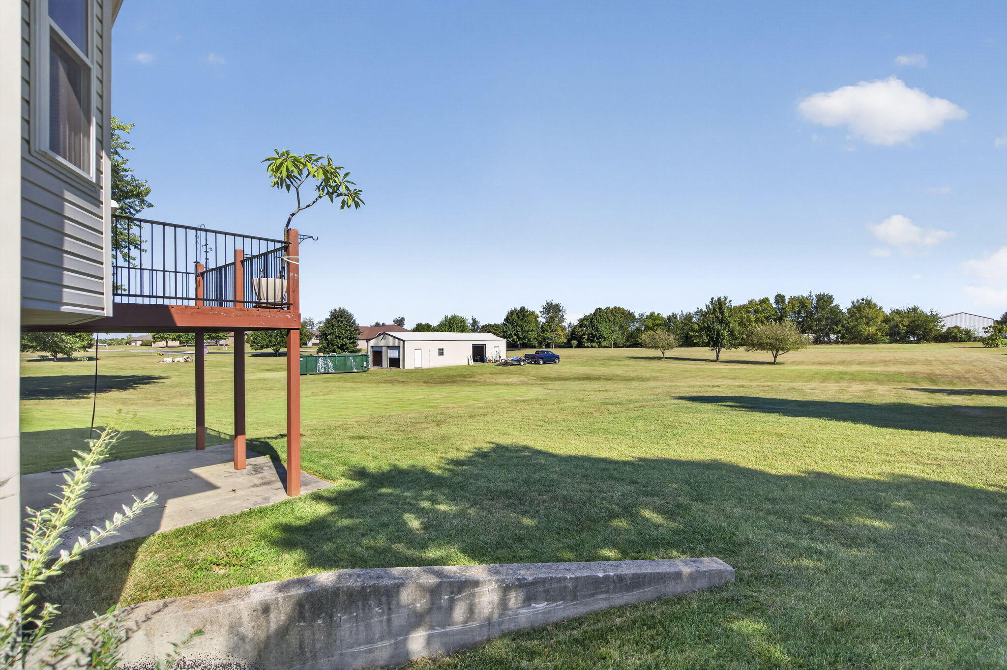 main property photo 40