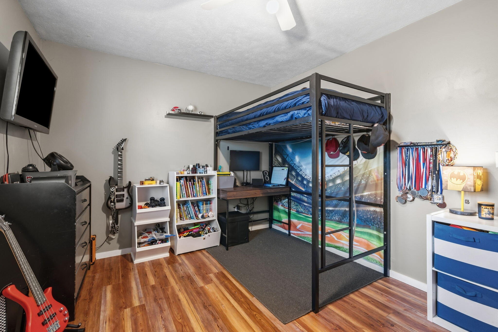 main property photo 17