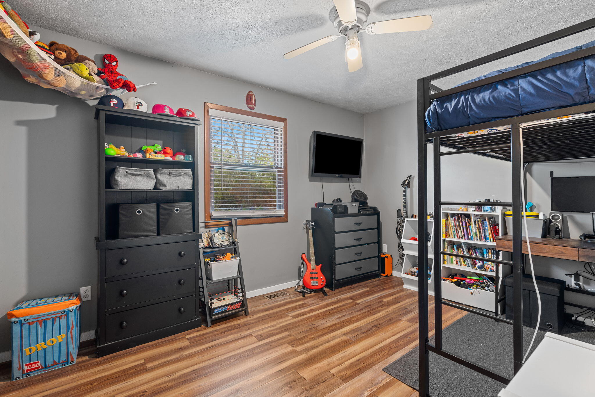 main property photo 18