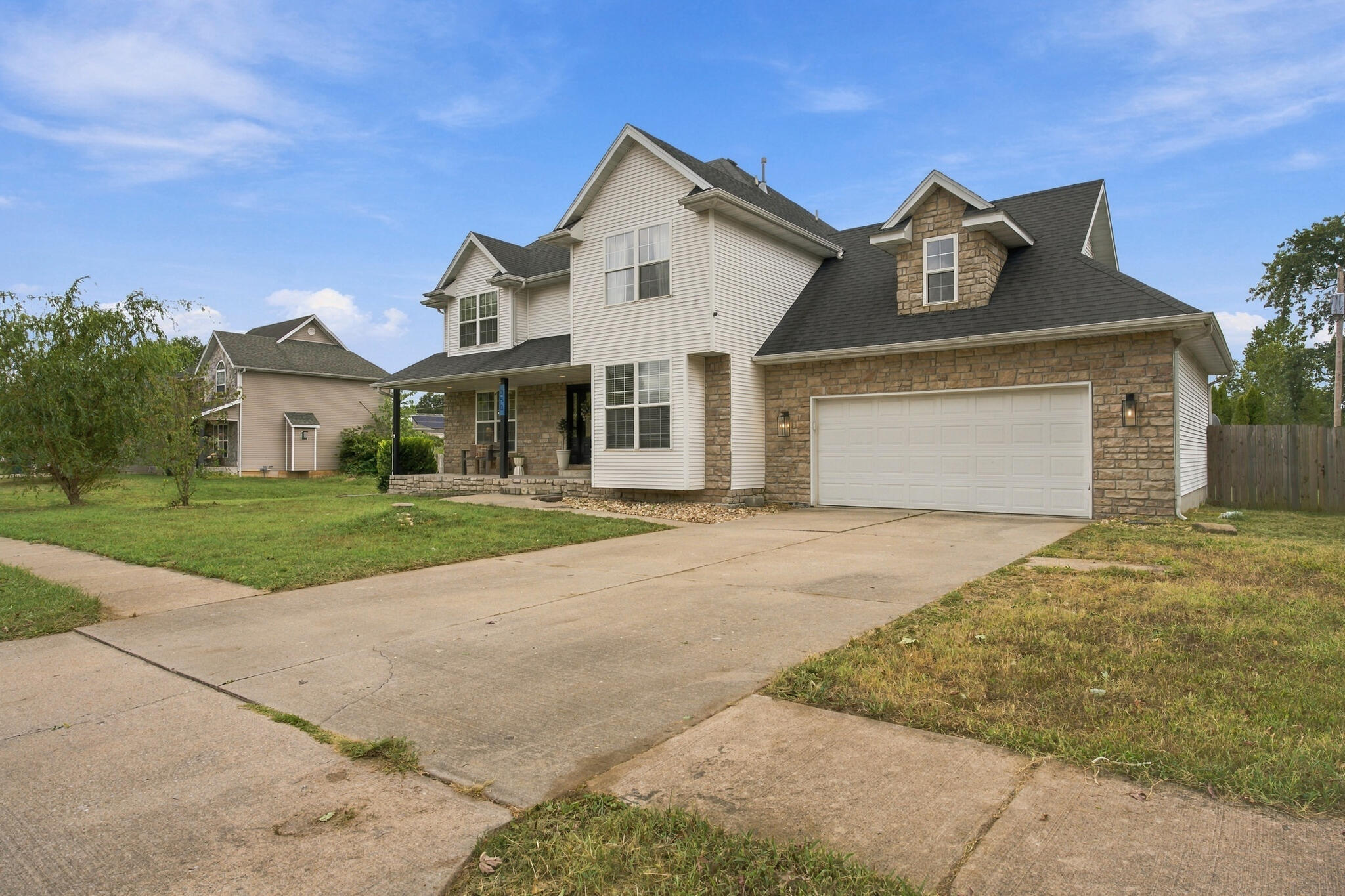 main property photo 3