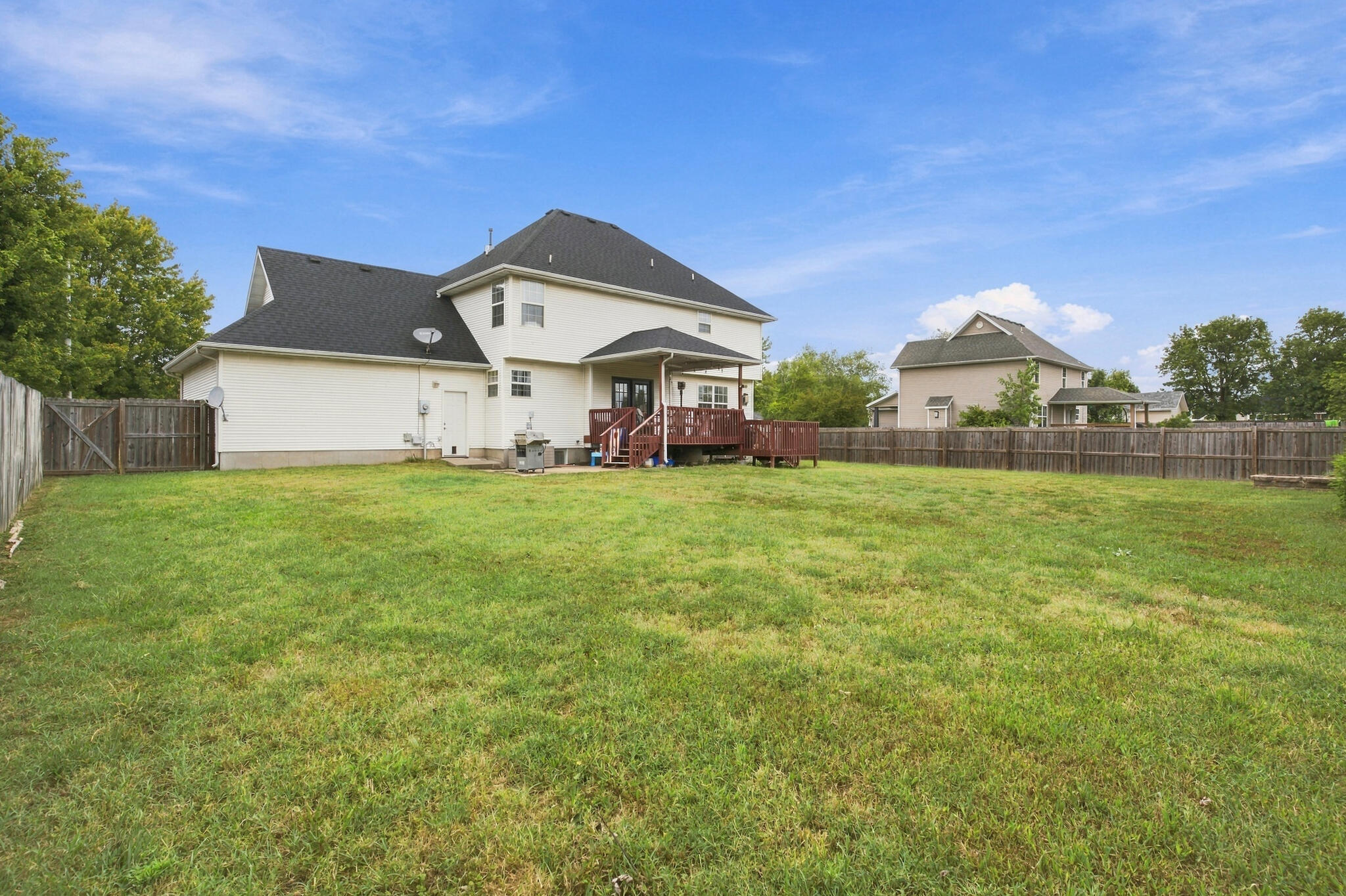 main property photo 36