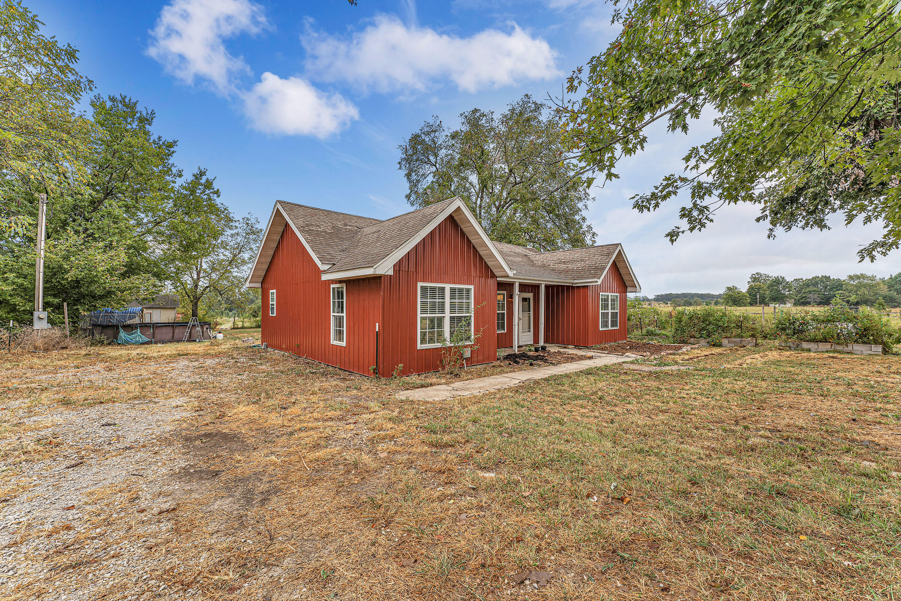 main property photo 40