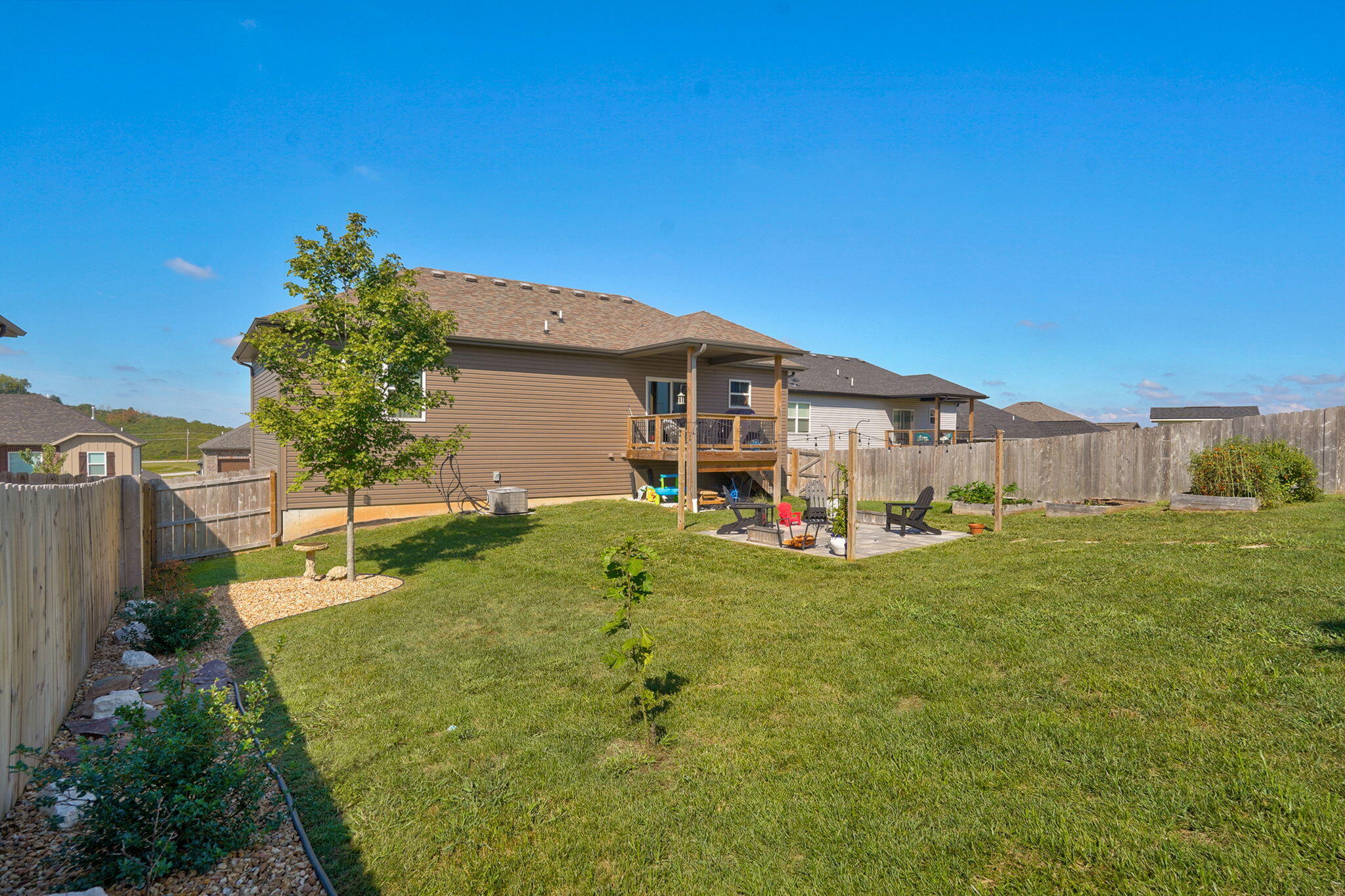 main property photo 28