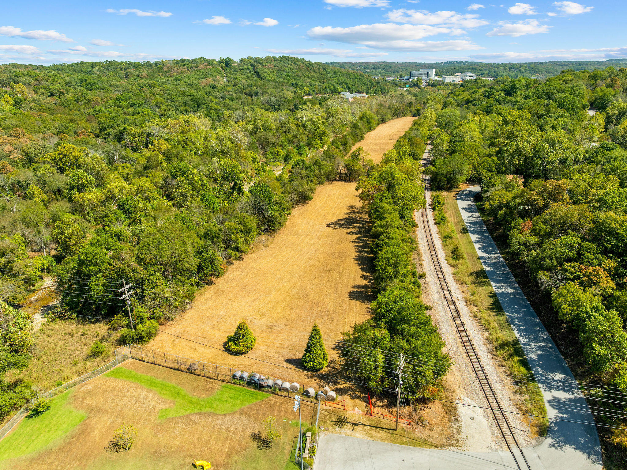 main property photo 13