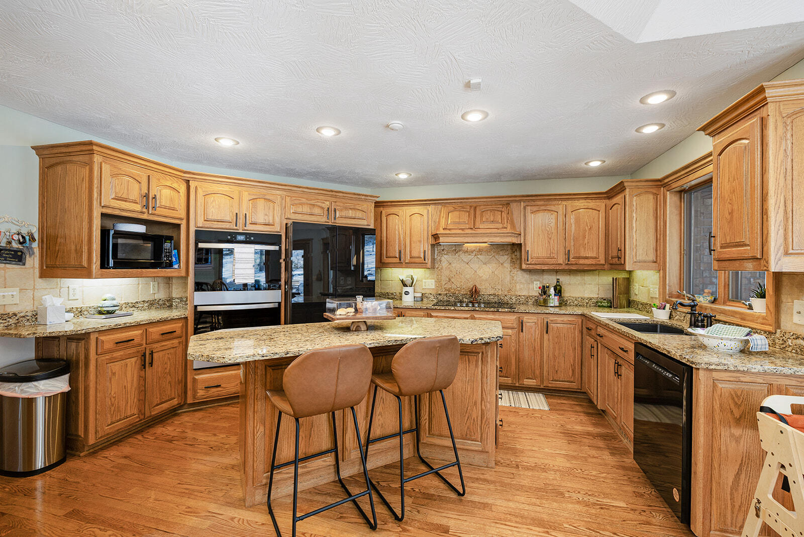main property photo 20